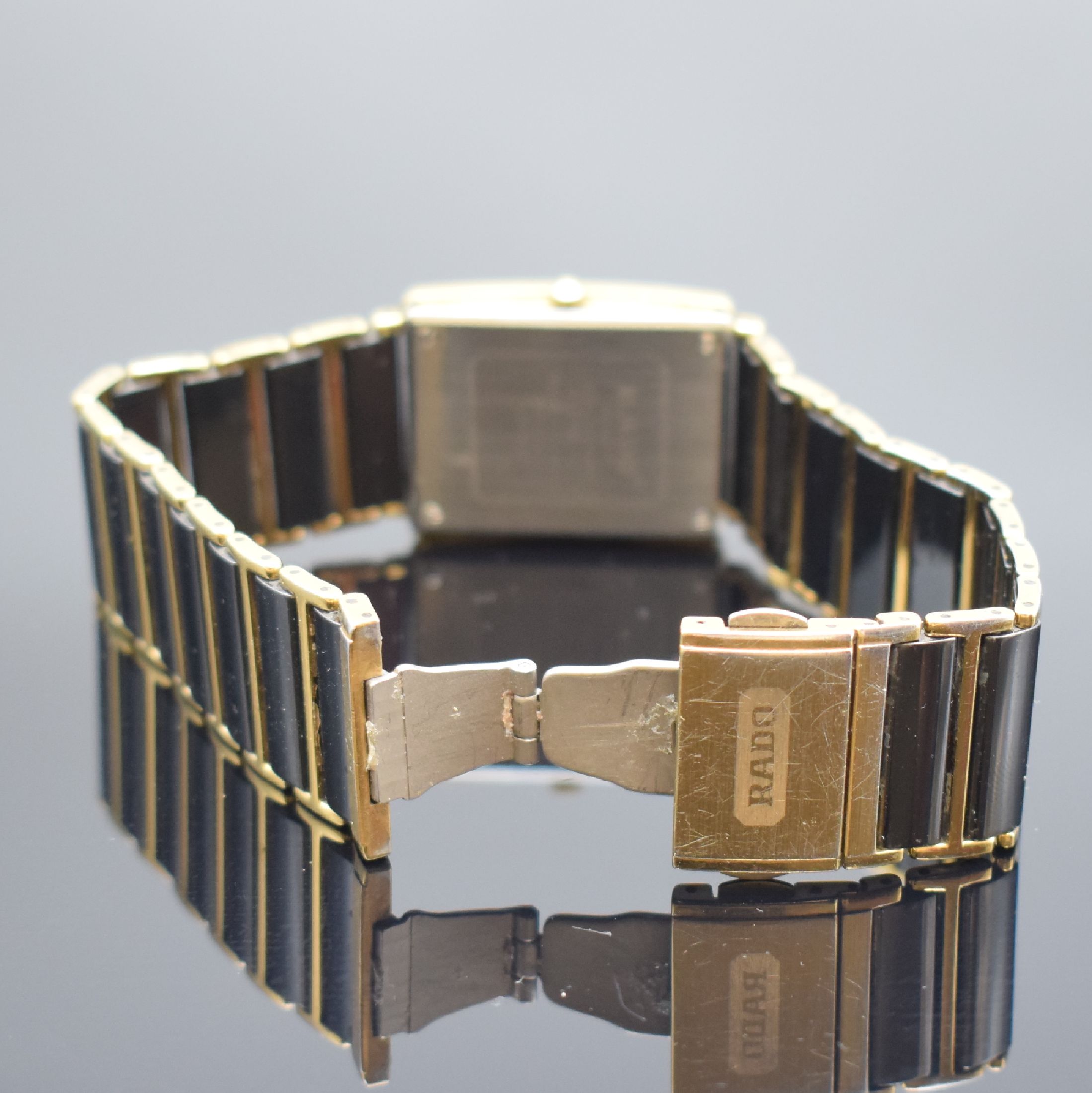 Detail b: RADO Diastar Herrenarmbanduhr Referenz 160.0282.3, Schweiz um 1995, quarz, Geh. in Stahl teils verg., Keramik-Gliederband m. dopp. Faltschl. (zu ...