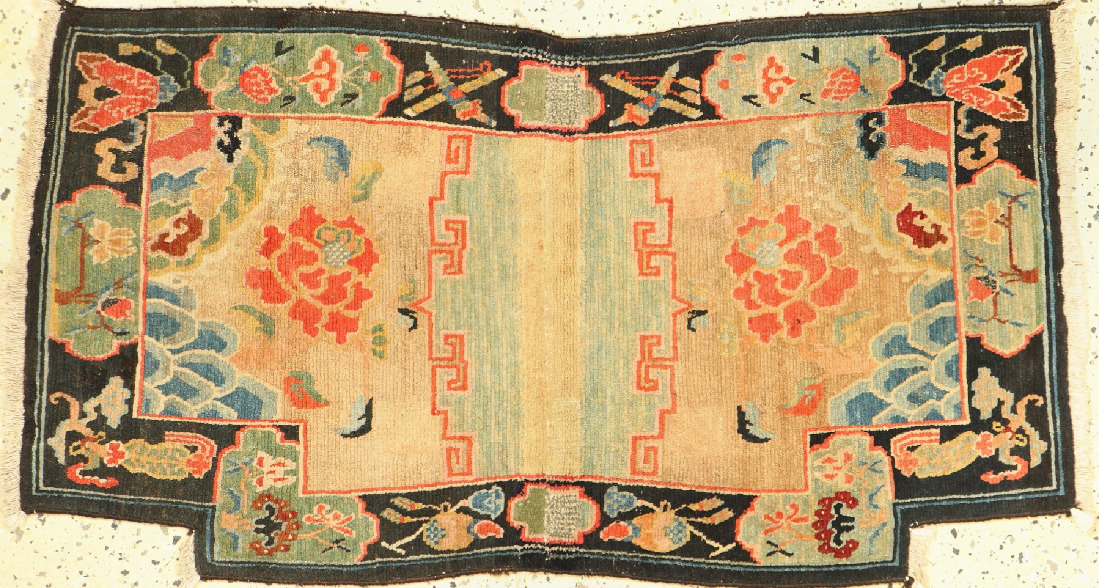 Sattelauflage antik, China, um 1900, Wolle auf Baumwolle, ca. 115 x 65 cm, EHZ: 2-3, restauriert