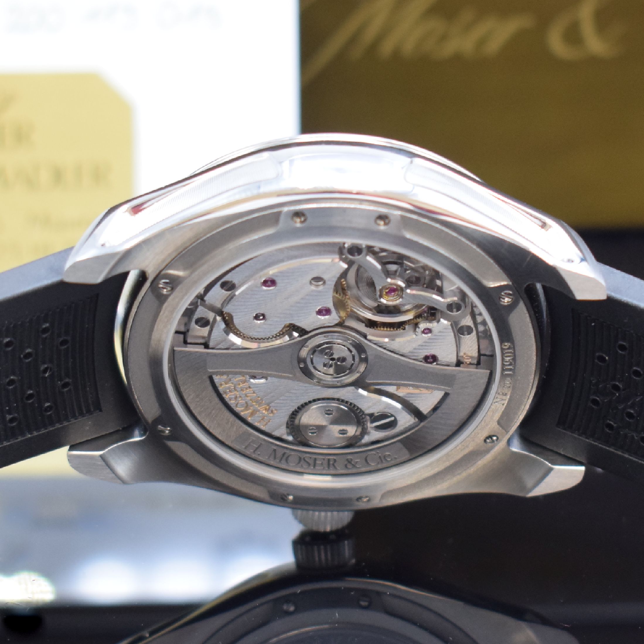 Detail e: H. MOSER & Cie Pioneer Centre Seconds Midnight Blue feine Herrenarmbanduhr Referenz 3200- 1200, Schweiz um 2018, Automatik, beids. vergl. u. verschr. ...