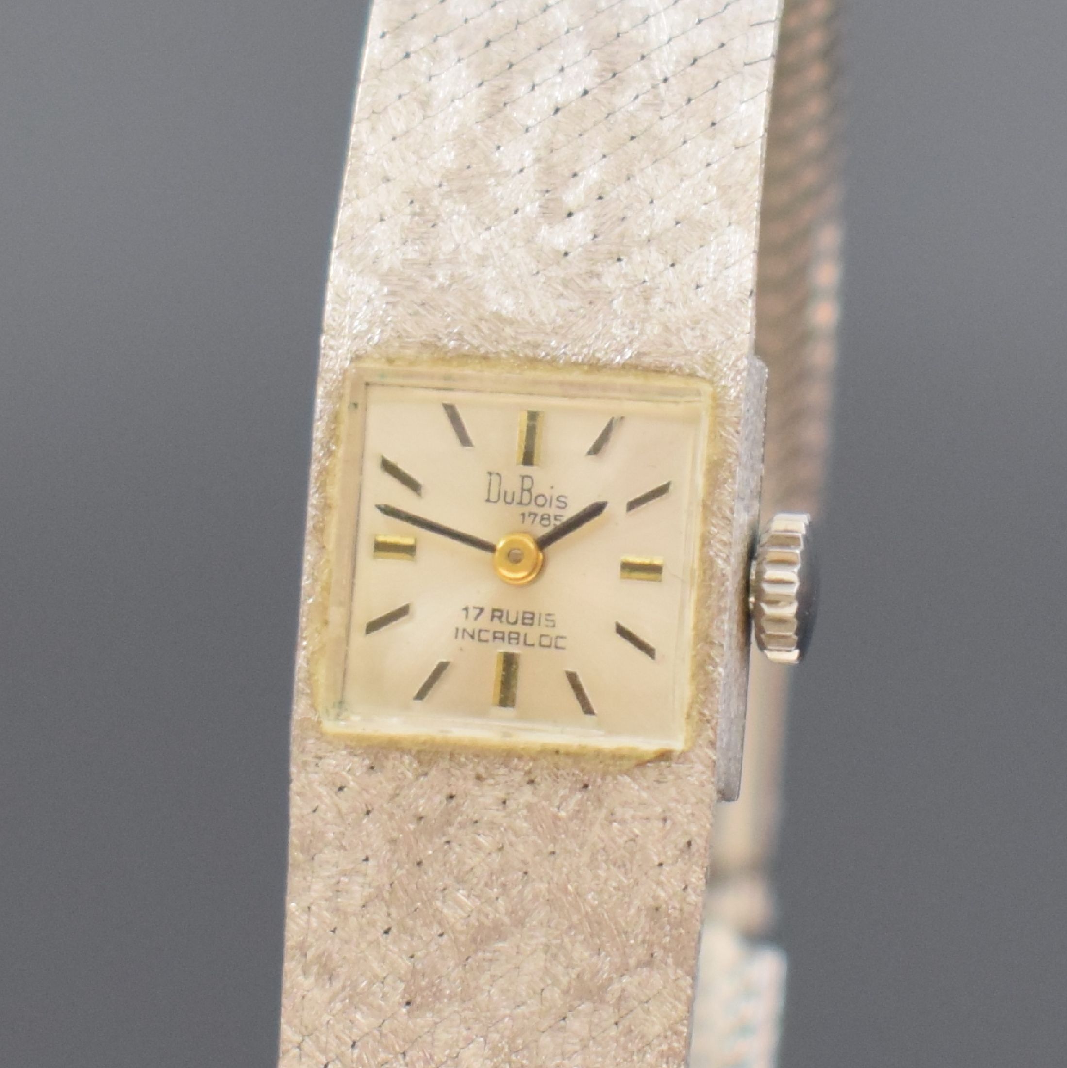 Detail a: DUBOIS Damenarmbanduhr in WG 750/000, Schweiz um 1965, Handaufzug, Boden aufgedr., silb. Zifferbl. m. aufges. Std.-Ind., schwarze Zeiger, rotverg. ...