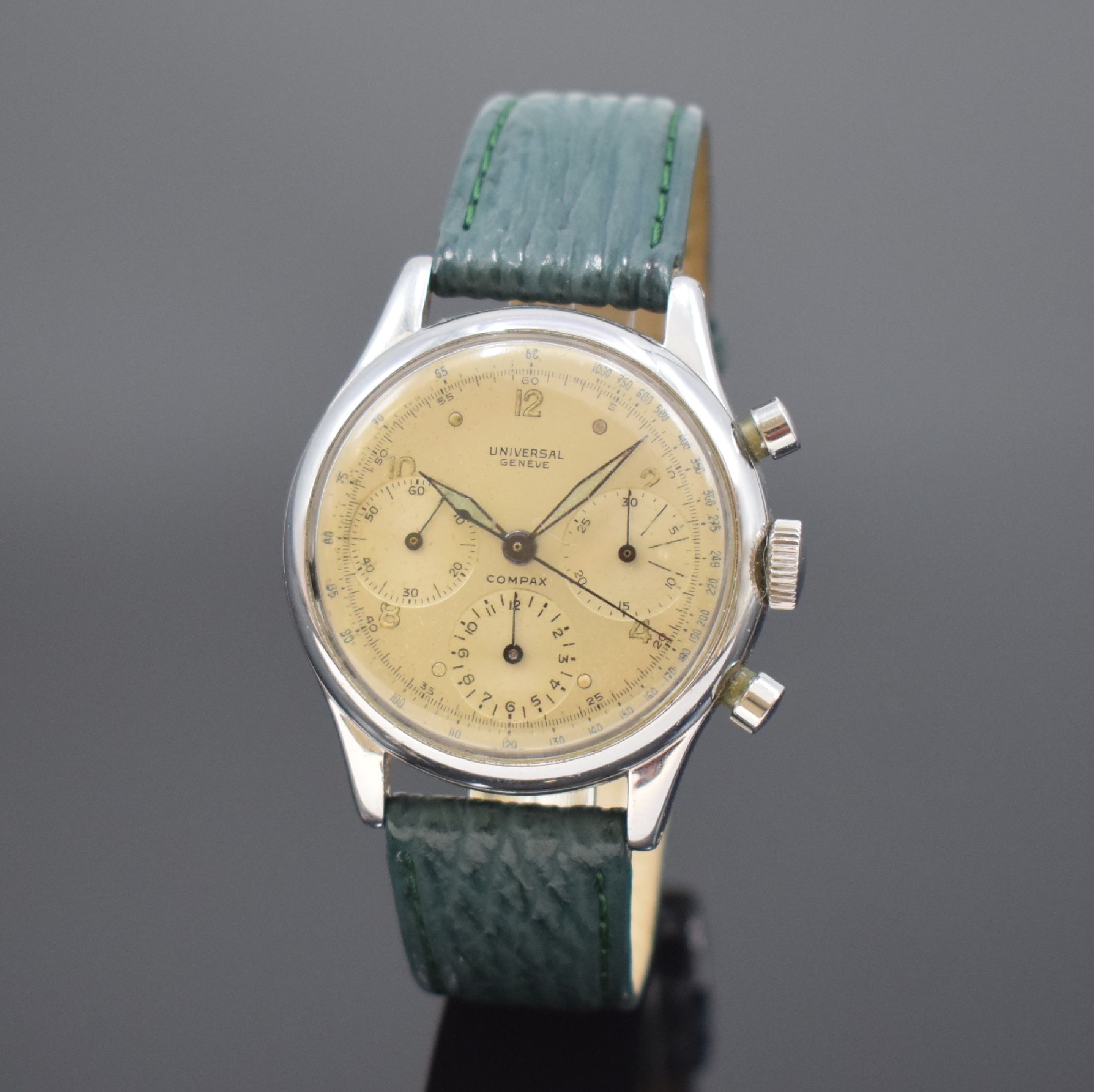 UNIVERSAL GENEVE Compax seltene 38 mm große Herrenarmbanduhr mit Schaltradchronograph Referenz 224105 mit Kaliber 285, Schweiz um 1945, Handaufzug, ...