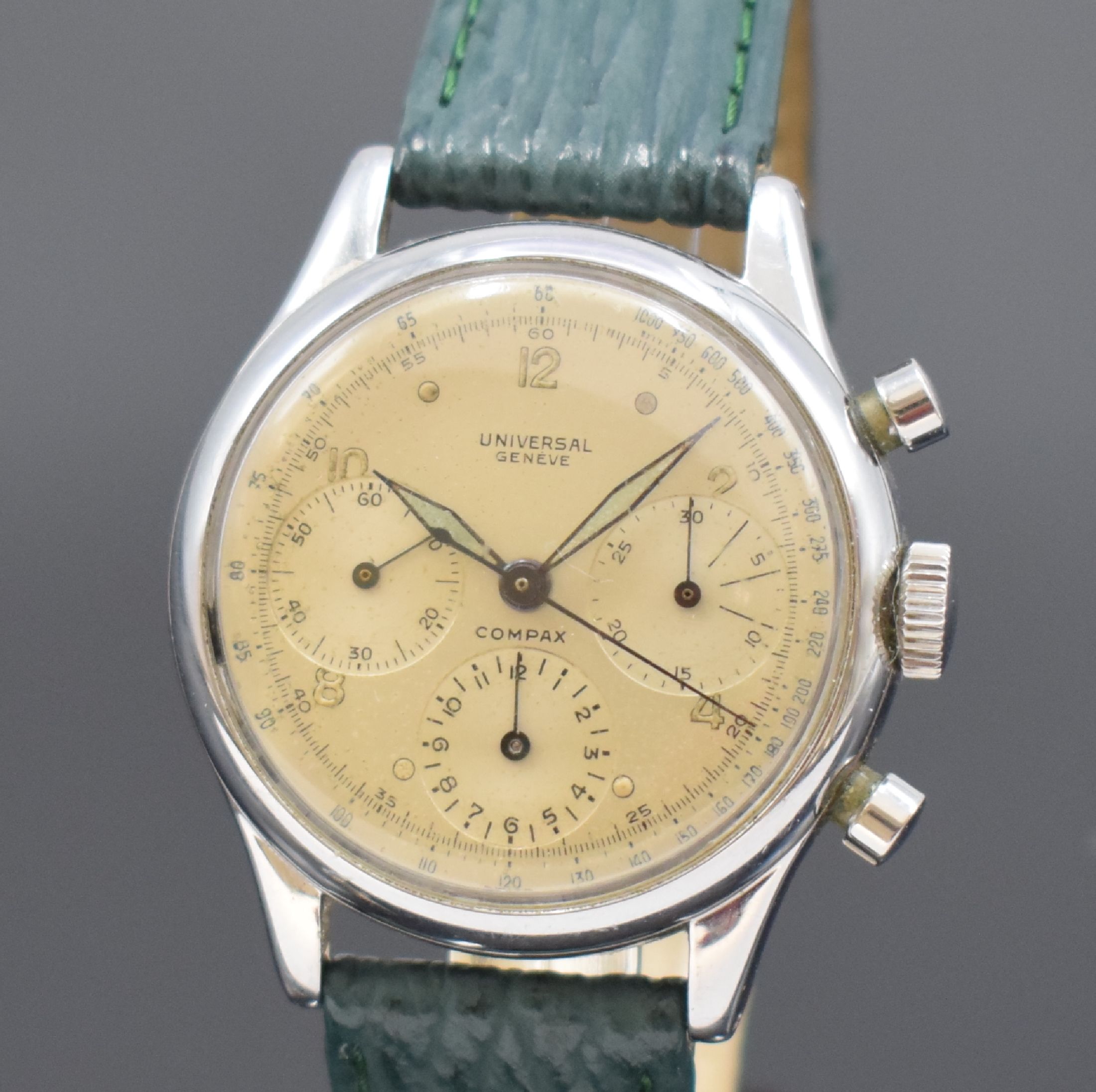 Detail a: UNIVERSAL GENEVE Compax seltene 38 mm große Herrenarmbanduhr mit Schaltradchronograph Referenz 224105 mit Kaliber 285, Schweiz um 1945, Handaufzug, ...