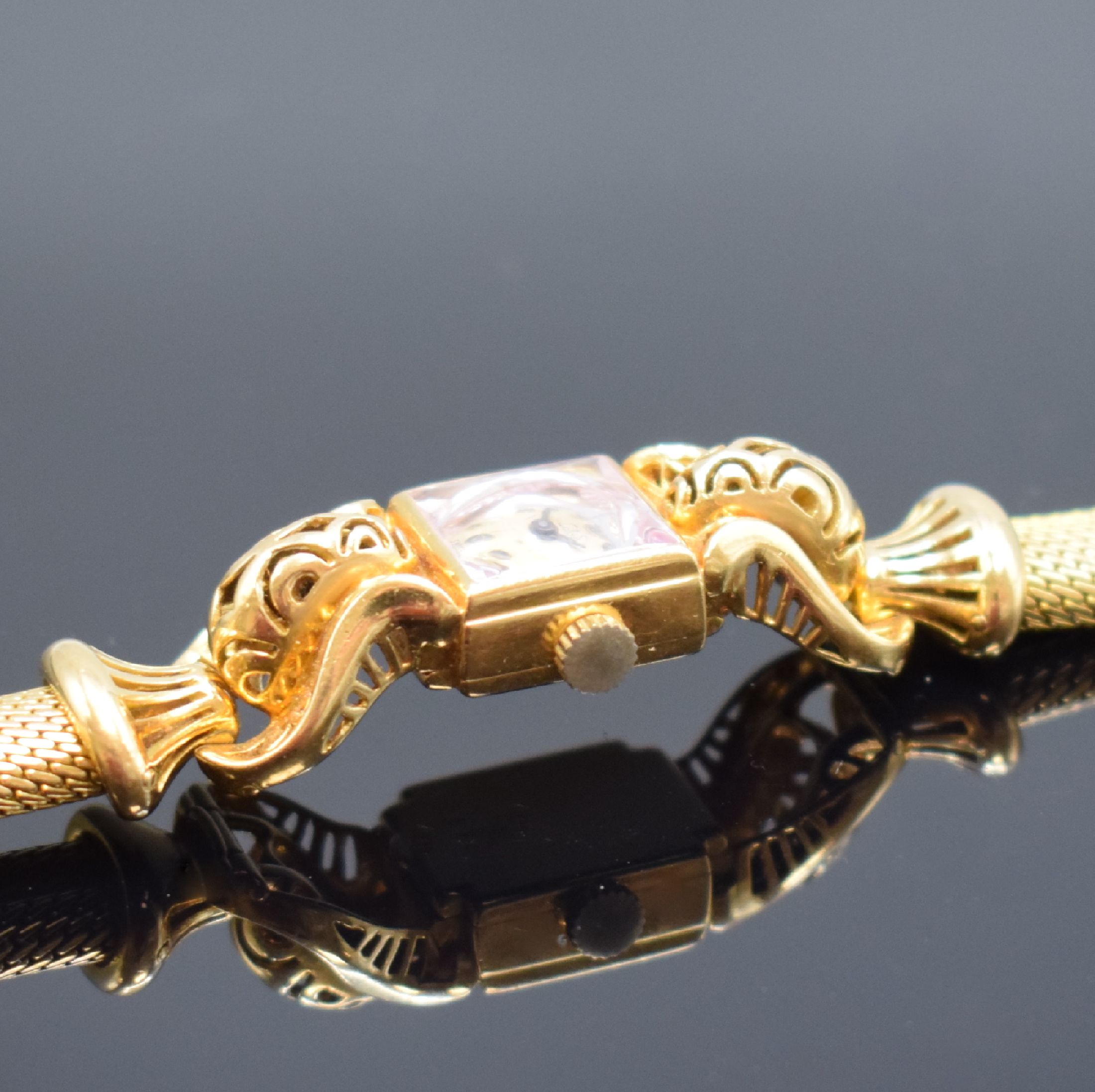 Detail c: LOTOS ausgefallene Damenarmbanduhr in GG 750/000, Schweiz 1940er Jahre, Handaufzug, Geh. dell., Scharnierboden, silb. Zifferbl. pat./fl., Kal. AS ...