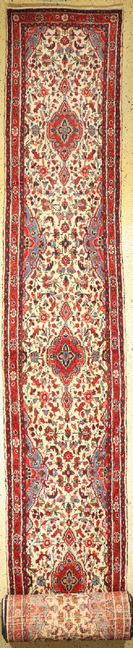 Mehraban alt, Persien, ca. 60 Jahre, Wolle auf Baumwolle, ca. 933 x 82 cm, EHZ: 1-2