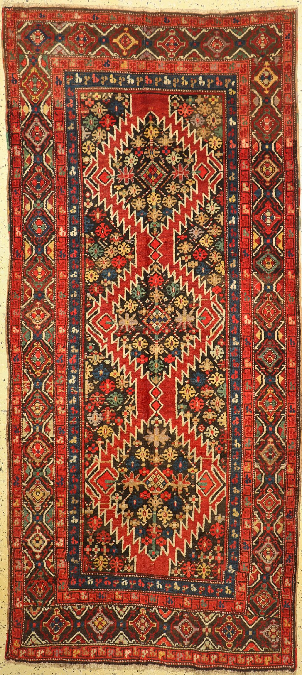 Karabagh antik, Kaukasus, um 1900, Wolle auf Wolle, ca. 283 x 127 cm, EHZ: 2, kleine Restaurierung