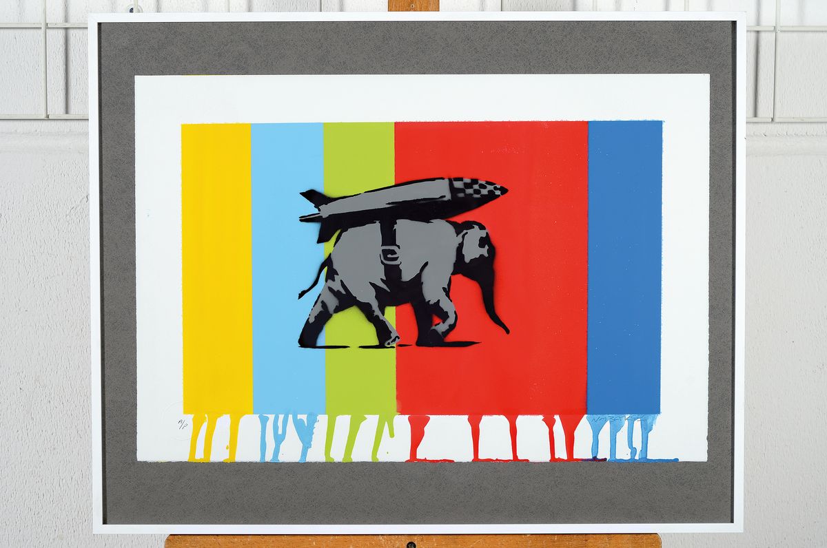 Detail k: Banksy by Not Banksy, "Heavy Weaponry", dat. 2022, num. A/P, sign., unter Glas, motiv ca. 38x56 cm, gesamt ca. 52x64 cm, verso Zertifikat