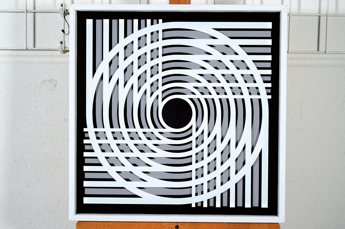 Detail k: Marcello Morandini, geb. 1940, 3D-Konstruktion auf Baumwollpapier und bedrucktem Acrylglas, eingefasst im Holzrahmen, Auflage 60, unter Glas, gesamt ...