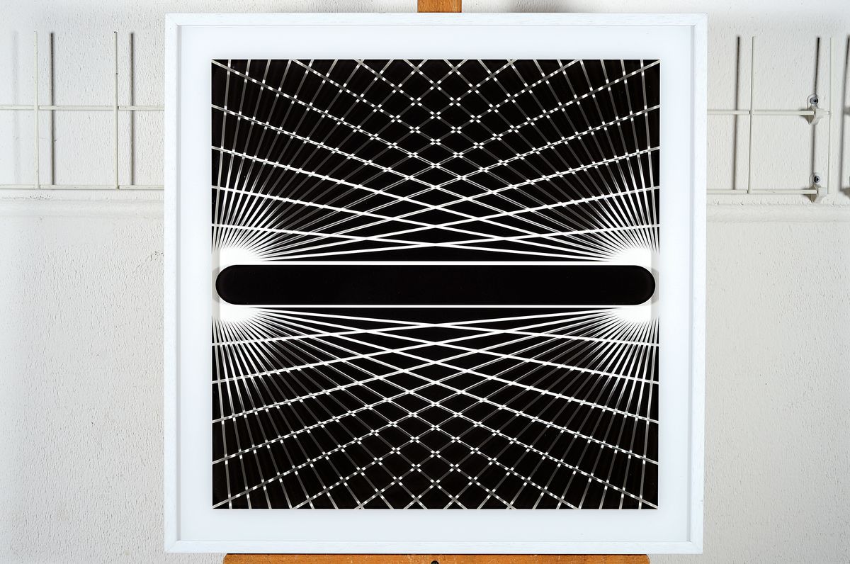 Detail k: Marcello Morandini, geb. 1940, 3D-Komposition aus Baumwollpapier und bedrucktem Acrylglas eingefasst im Holzrahmen, num. 13/35, gesamt ca. 62x62 cm