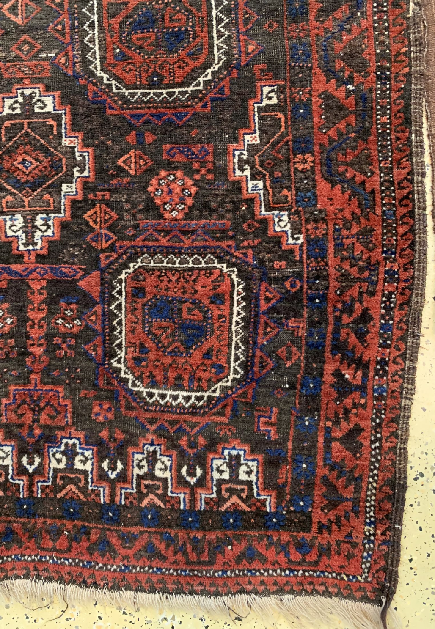 Detail d: Konvolut aus Persischem Belutsch & 2 Afganischem Ersari, um 1900/1920, Wolle auf Wolle, ca. 210 x 120 cm, EHZ: 3