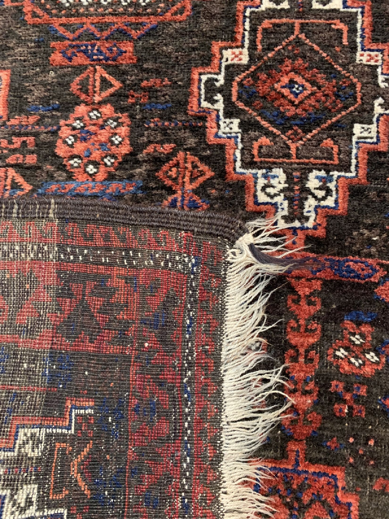Detail f: Konvolut aus Persischem Belutsch & 2 Afganischem Ersari, um 1900/1920, Wolle auf Wolle, ca. 210 x 120 cm, EHZ: 3