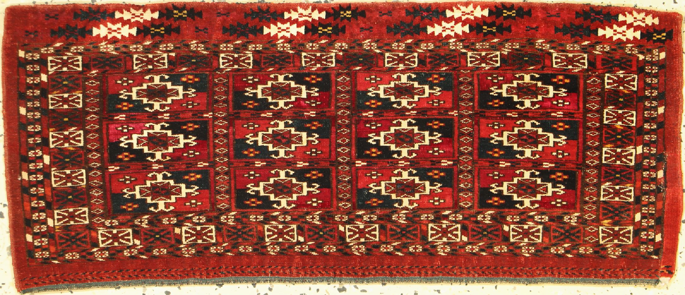 Saryk Torba fein antik, Turkmenistan, 19.Jhd, Wolle mit Seide, ca. 70 x 30 cm, EHZ: 2, kleine Restaurierung