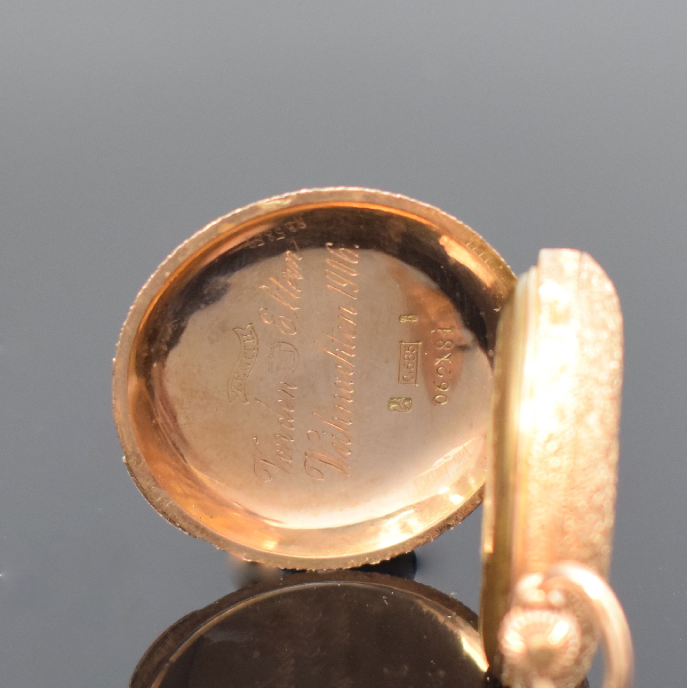 Detail d: ZENITH kleine Savonette Taschenuhr in RG 585/000, Schweiz um 1906, vollgrav., 2- Deckel Goldgeh. dell., verg. Metallcuv. m. Medaillengrav., ...