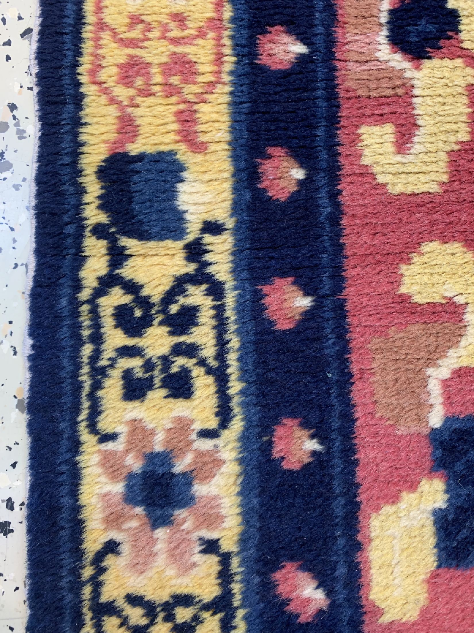 Detail b: Ning-Hsia"Sitzbankteppiche", China, um 1900, Wolle auf Baumwolle, ca. 430 x 70 cm, EHZ: 2