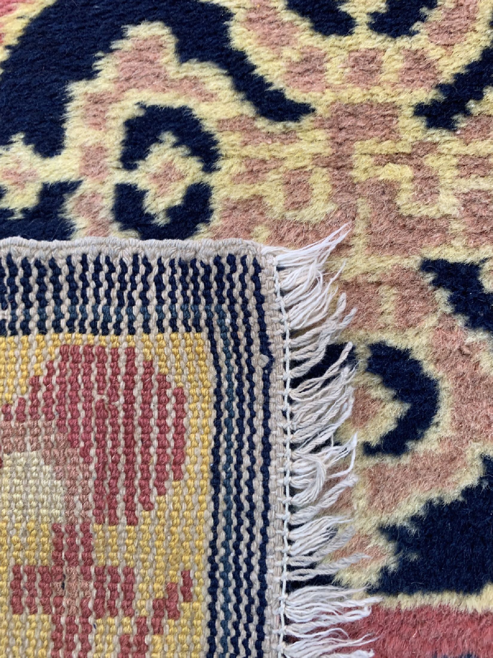 Detail d: Ning-Hsia"Sitzbankteppiche", China, um 1900, Wolle auf Baumwolle, ca. 430 x 70 cm, EHZ: 2