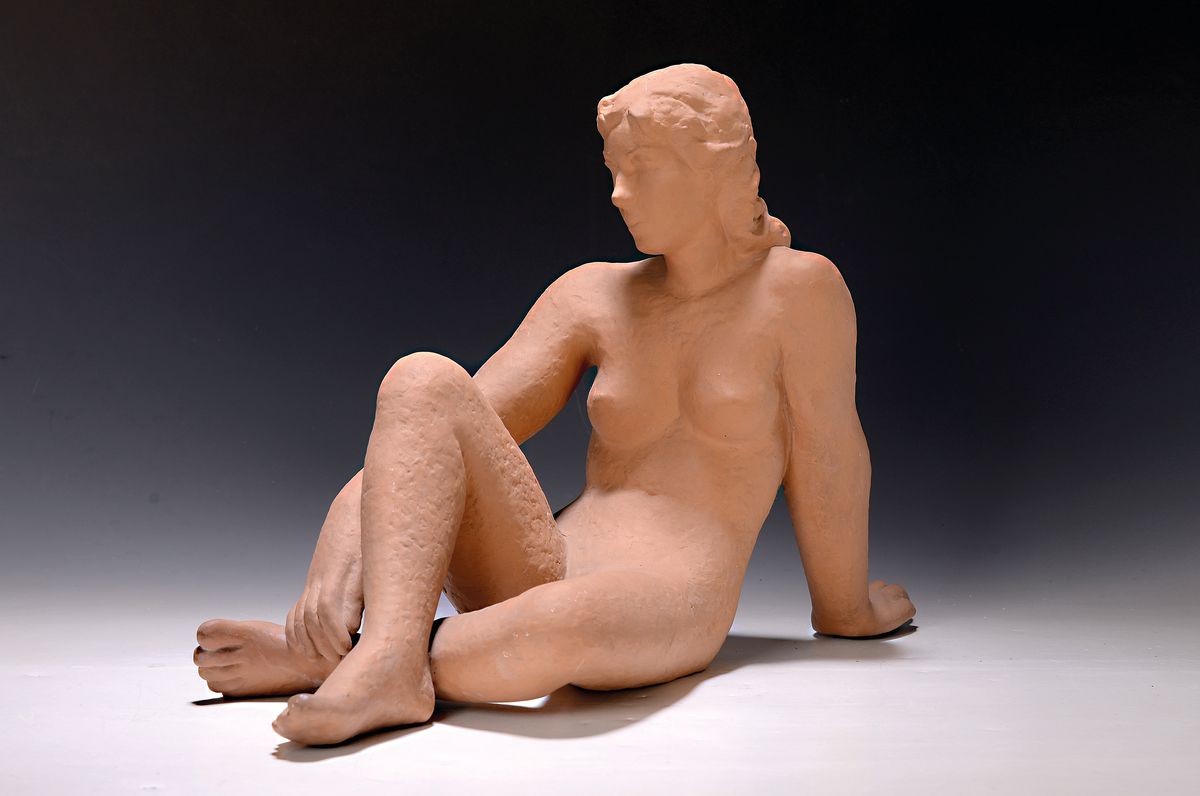 Skulptur "Sitzender Akt", Karlsruher Majolika,Dorothea Danskin-Schievelbein (1906-1963), 1938-63, Modellnr. 4985, Terrakotta, Alterssp., ...