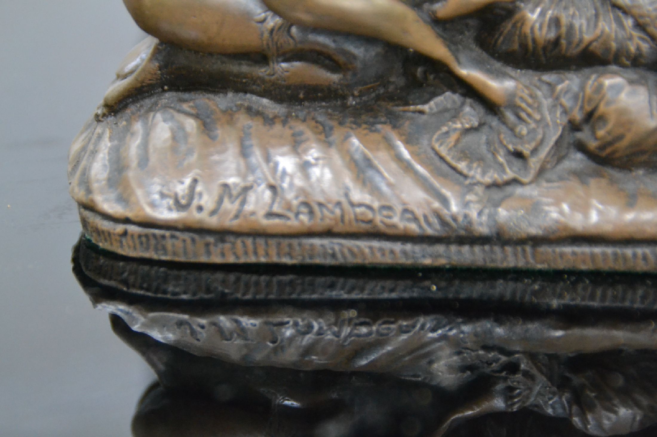 Detail b: Nach Jef Lambeaux, 1852 Antwerpen-1908 Brüssel, Bronzeskulptur, gleichgeschlechtliches Liebespaar beim Akt, Ausformung nach Lambeaux, patiniert, ...