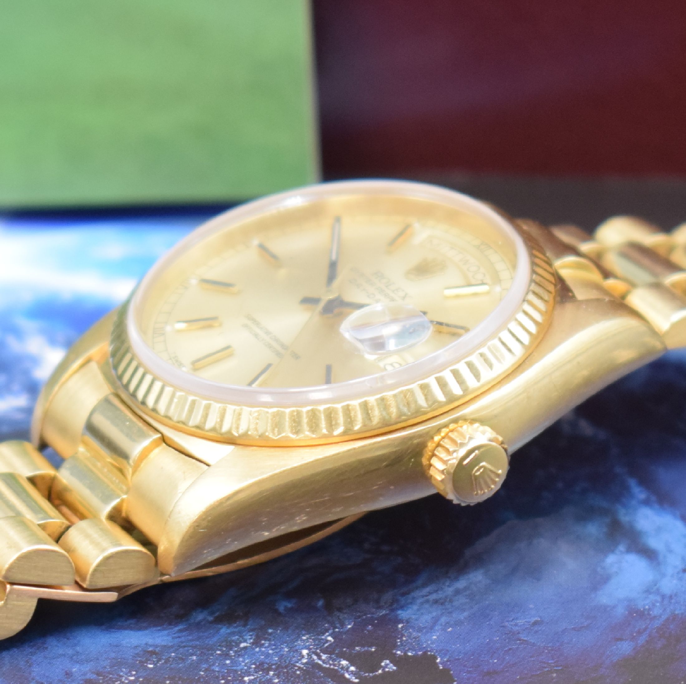 Detail d: ROLEX Day-Date Herrenarmbanduhr in GG 750/000 Referenz 18038, Schweiz um 1980, Automatik, verschr. Oystergeh., Präsidentband m. verd. Faltschl., ...