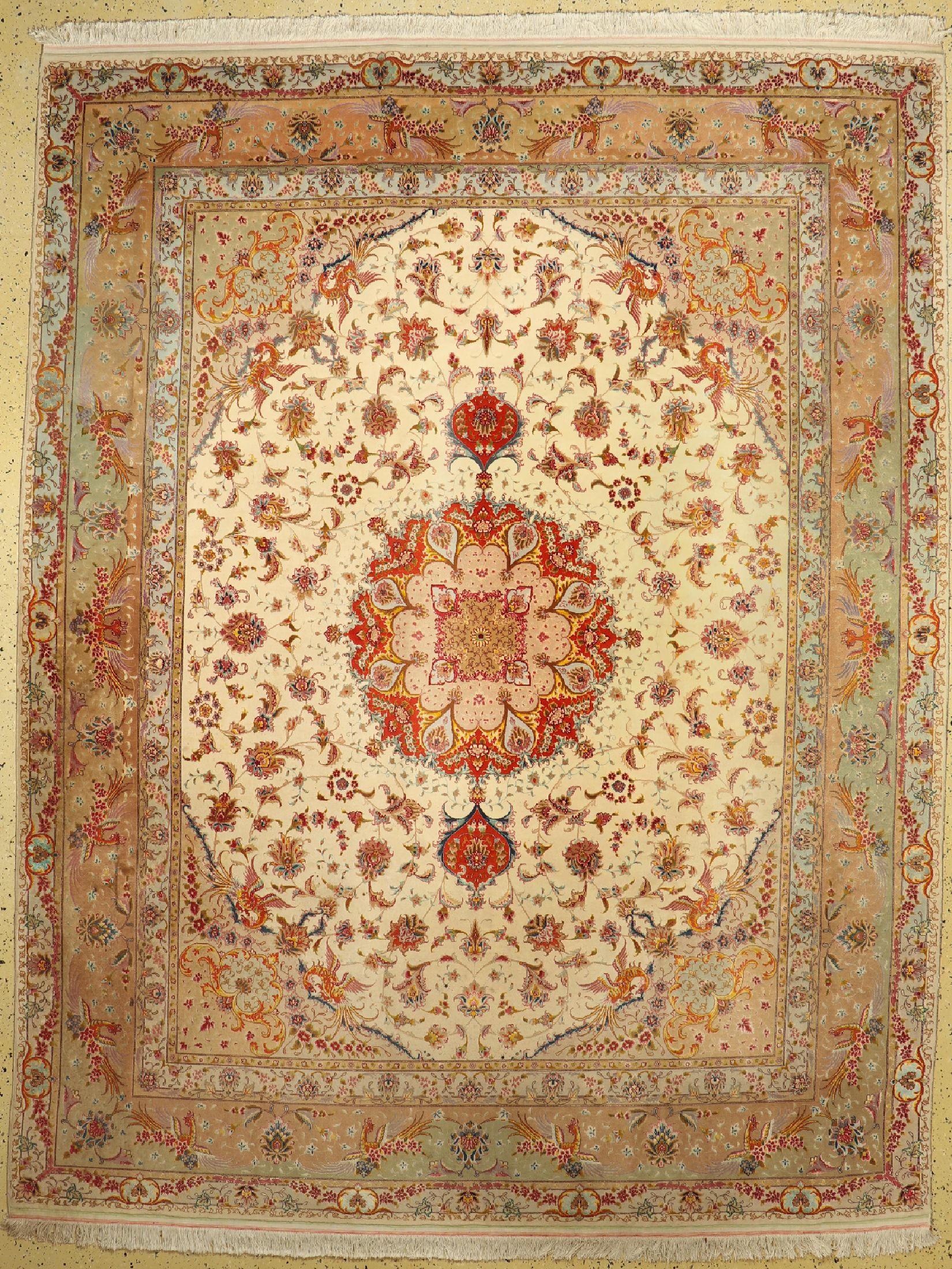 Täbriz fein(50 Raj), Persien, ca. 50 Jahre,Korkwolle mit Seide, ca. 320 x 245 cm, ca. 500.000 Kn/qm, leicht verblasst, EHZ: 1-2