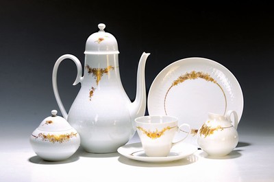 Image Coffee service, Rosenthal, romance in gold, design by Björn Wiinblad, 1970s, porcelain: coffee pot, H.ca. 25.5cm, 12 cups with saucers, H. cup approx. 7cm; 12 cake plates, D.ca. 18.5cm, sugar bowl, cream jug, minimal traces of usage