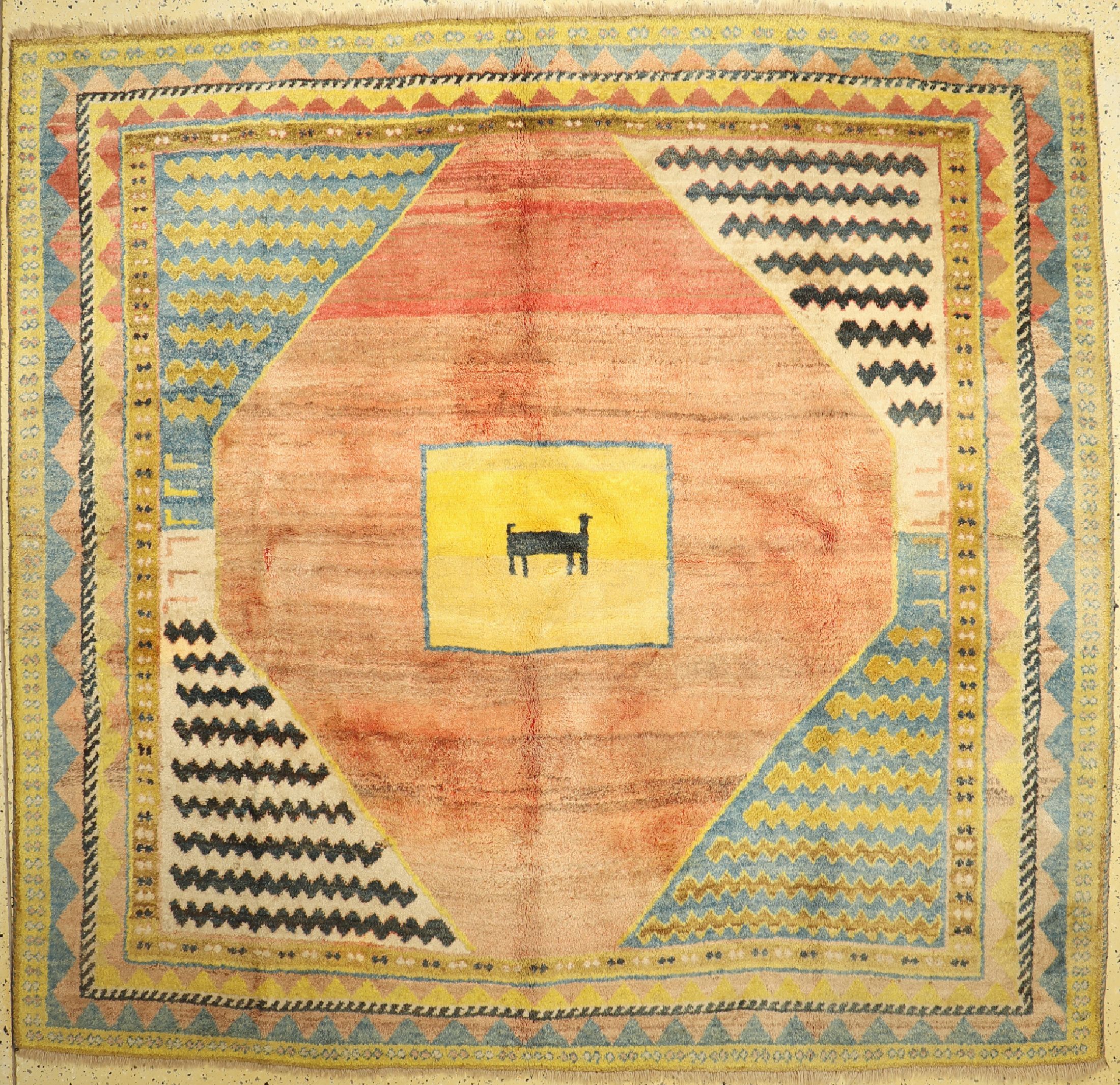 Gabbeh alt, Persien, ca. 50 Jahre, Wolle auf Wolle, ca. 242 x 256 cm, verblasst, EHZ: 1-2
