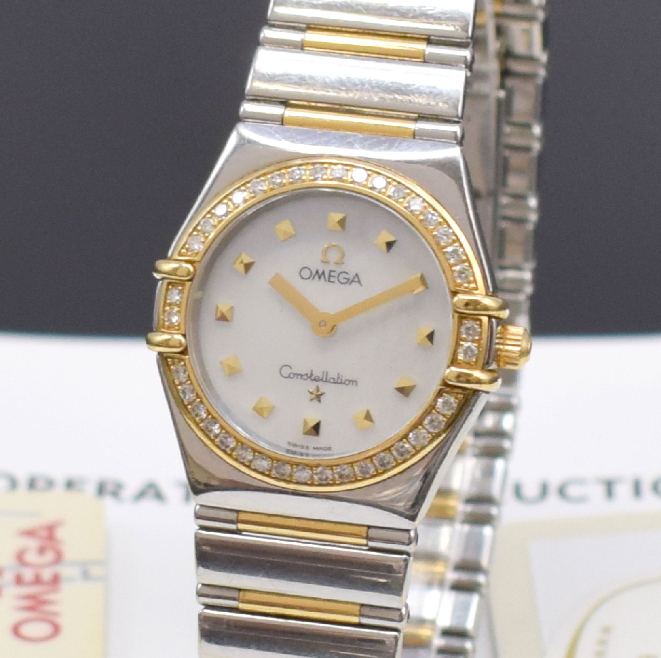 Detail a: OMEGA Constellation My Choice Damenarmbanduhr in Edelstahl/Gold mit Diamanten Referenz 13767100, Schweiz verk. lt. beil. Pap. 01/2001, quarz, Boden ...