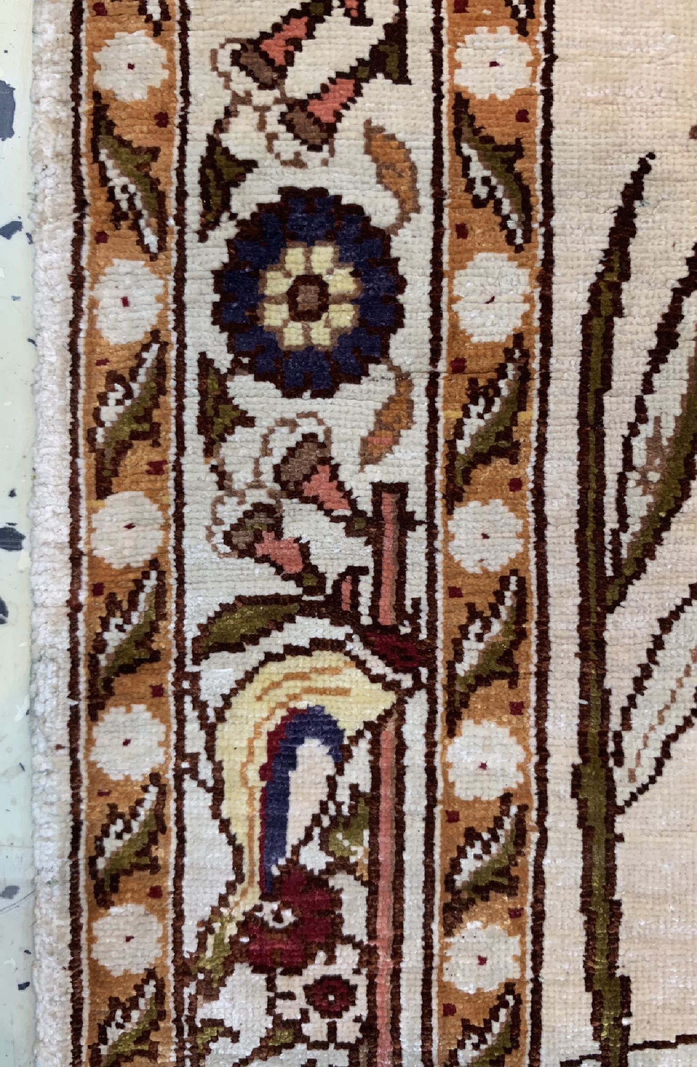 Detail b: Hereke Seide fein, Türkei, um 1960, reine Naturseide, ca. 53 x 37 cm, ca. 1,0 Mio. Kn/qm, EHZ: 1-2