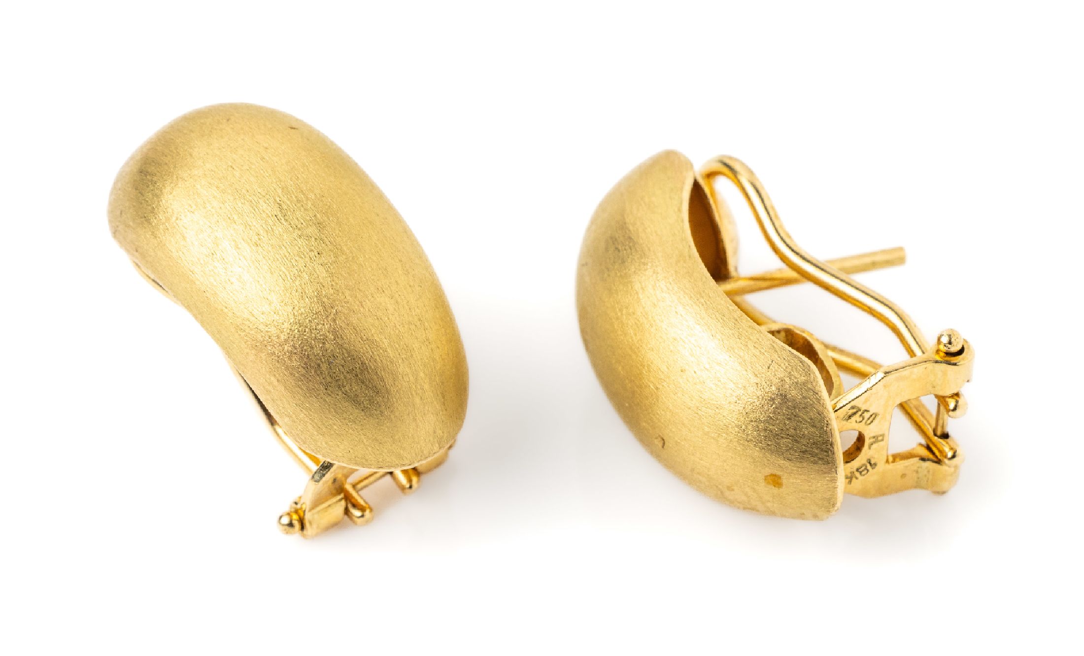 Paar 18 kt Gold Halbcreolen, GG 750/000, fein sat., mit Clipbrisur, Meistermarke AL ligiert unged., ca. 10.6 g