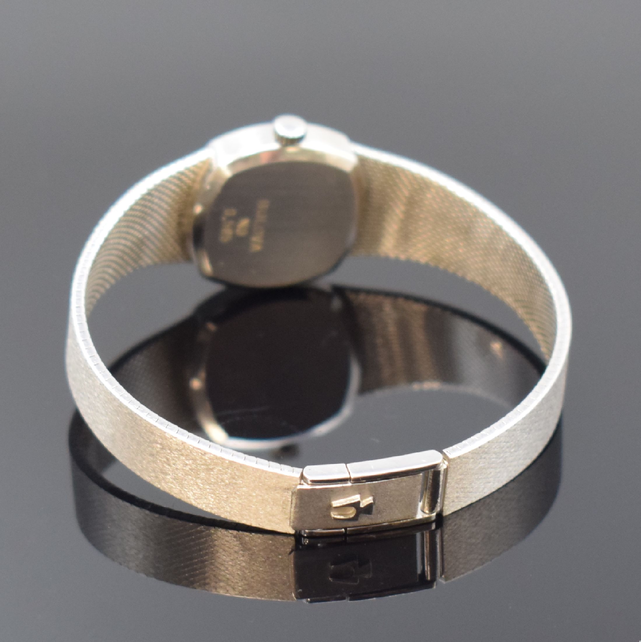 Detail b: BULOVA Damengoldbanduhr in WG 585/000, Schweiz um 1975, quarz, Boden aufgedr., silb. Zifferbl. m. aufgel. Std.-Ind., geschw. Zeiger, M. ca. 21 x 21 ...