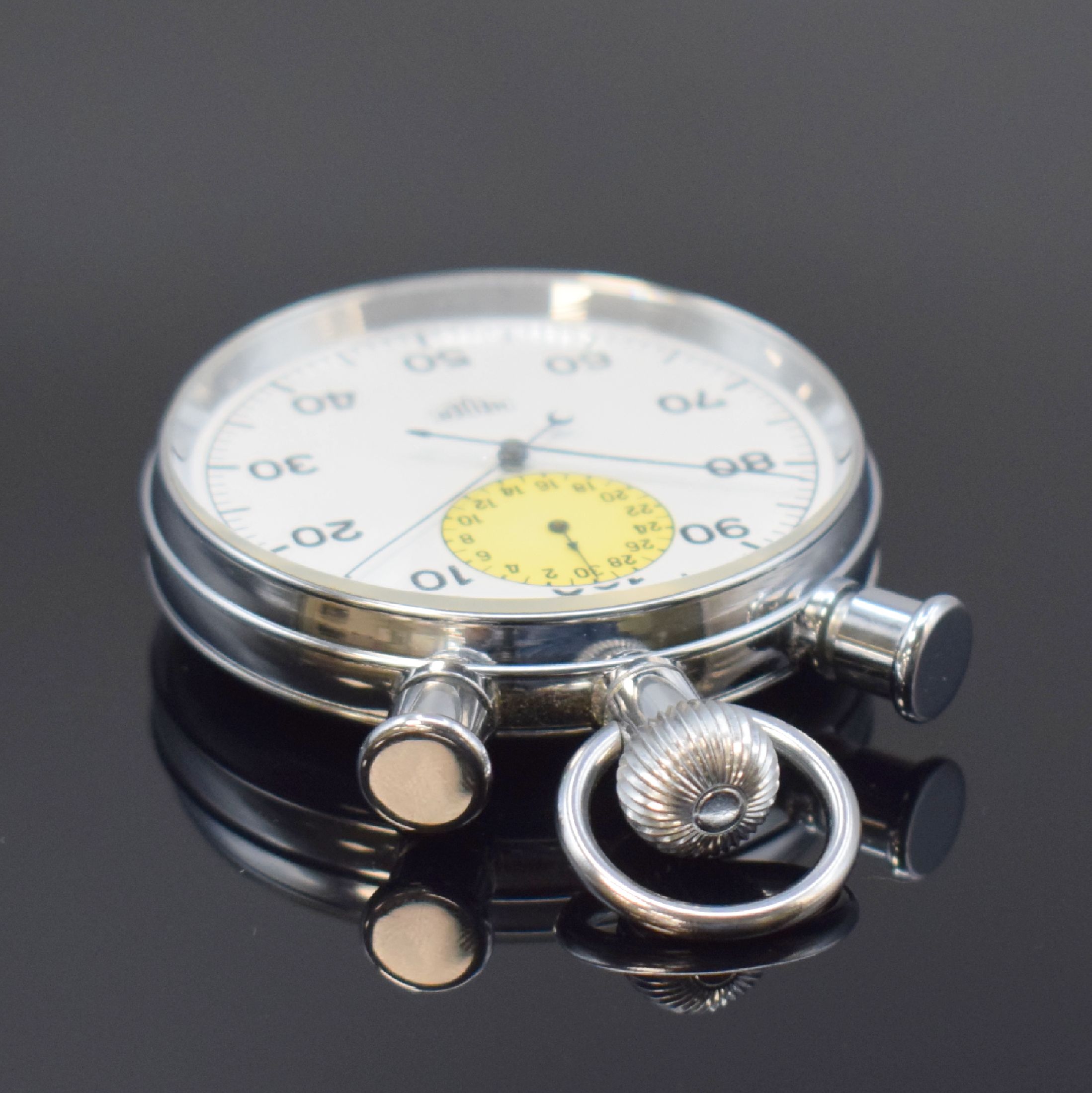 Detail b: HEUER Taschenuhr Schaltradchronograph mit Schleppzeigerfunktion Referenz 570, Schweiz um 1968, verchr. Metallgeh., emailfarb. Kontrastzifferblatt mit ...