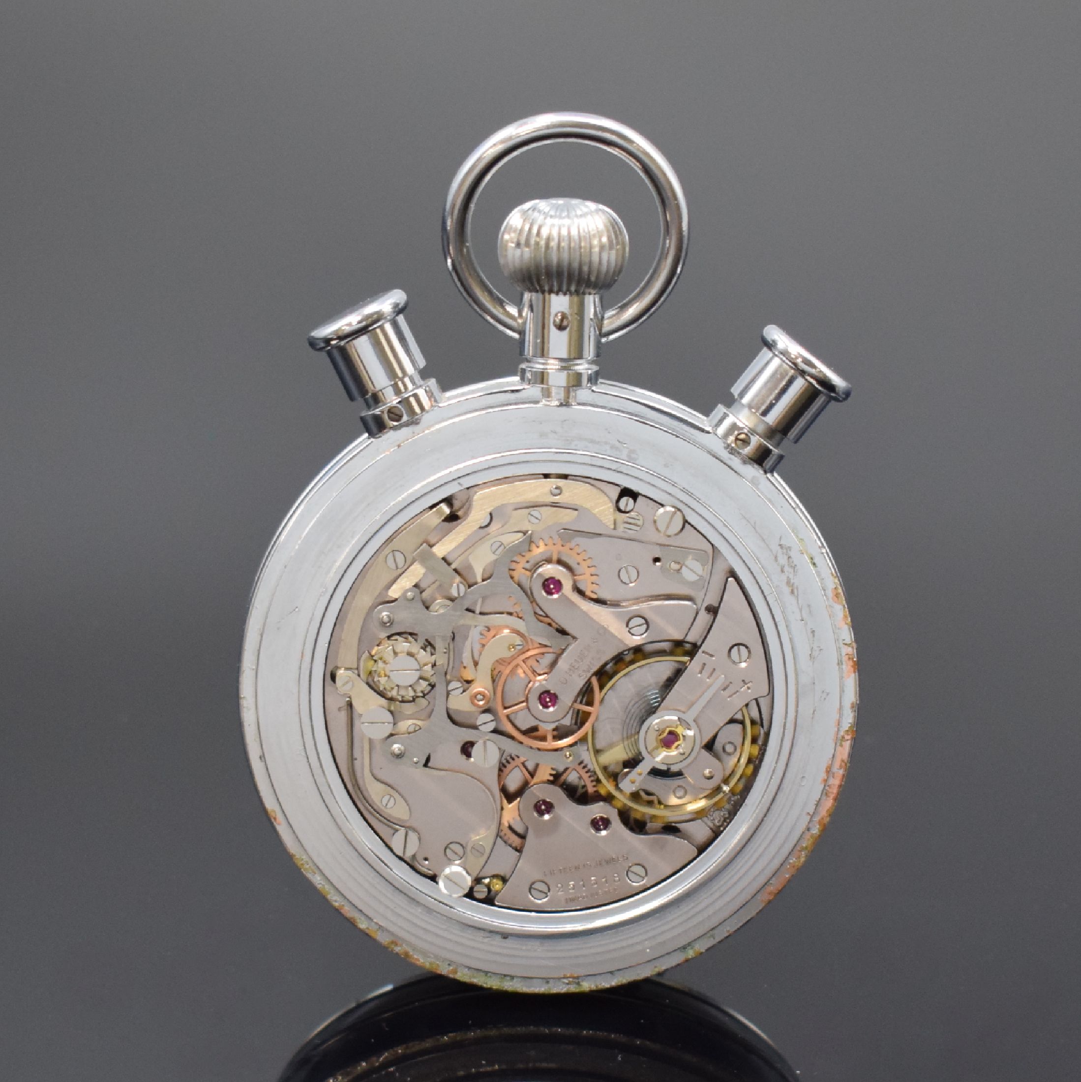 Detail e: HEUER Taschenuhr Schaltradchronograph mit Schleppzeigerfunktion Referenz 570, Schweiz um 1968, verchr. Metallgeh., emailfarb. Kontrastzifferblatt mit ...