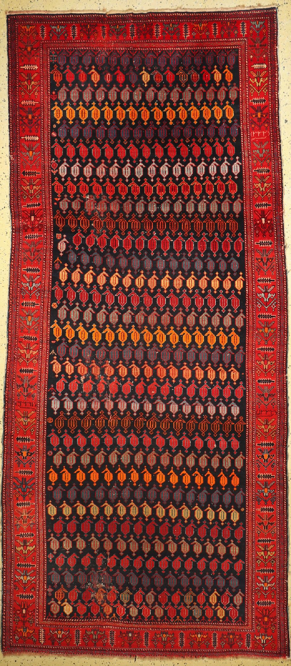 Antiker Schirwan, Kaukasus, datiert 1332(1908), Wolle auf Wolle, ca. 365 x 155 cm,EHZ: 4, mehrere Risse & restaurierungen