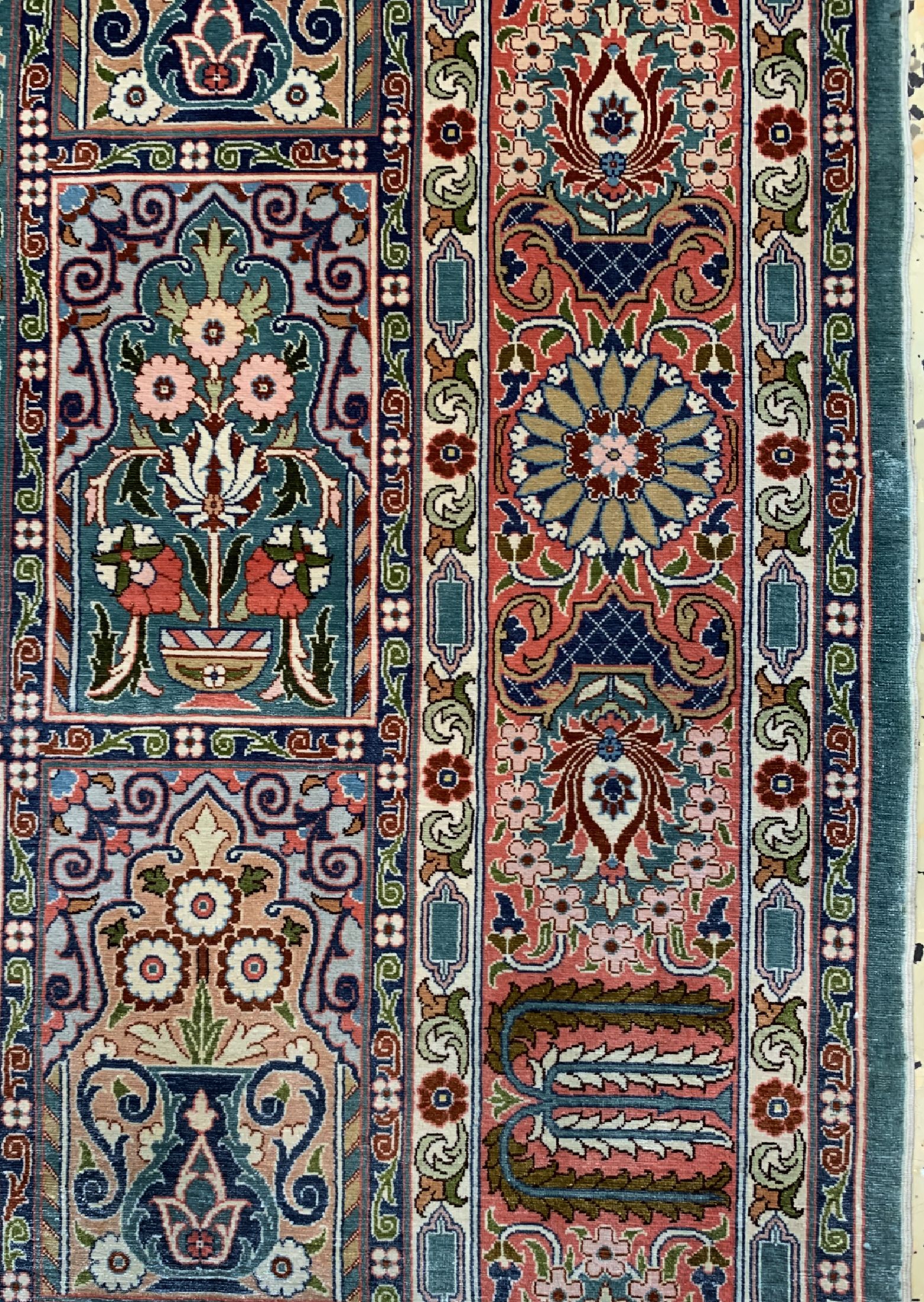 Detail a: Hereke Seide Sehr fein, signiert, Türkei, ca. 40 Jahre, reine Naturseide, ca. 125 x 80 cm, ca. 2,2 Mio. Kn/qm, EHZ: 1