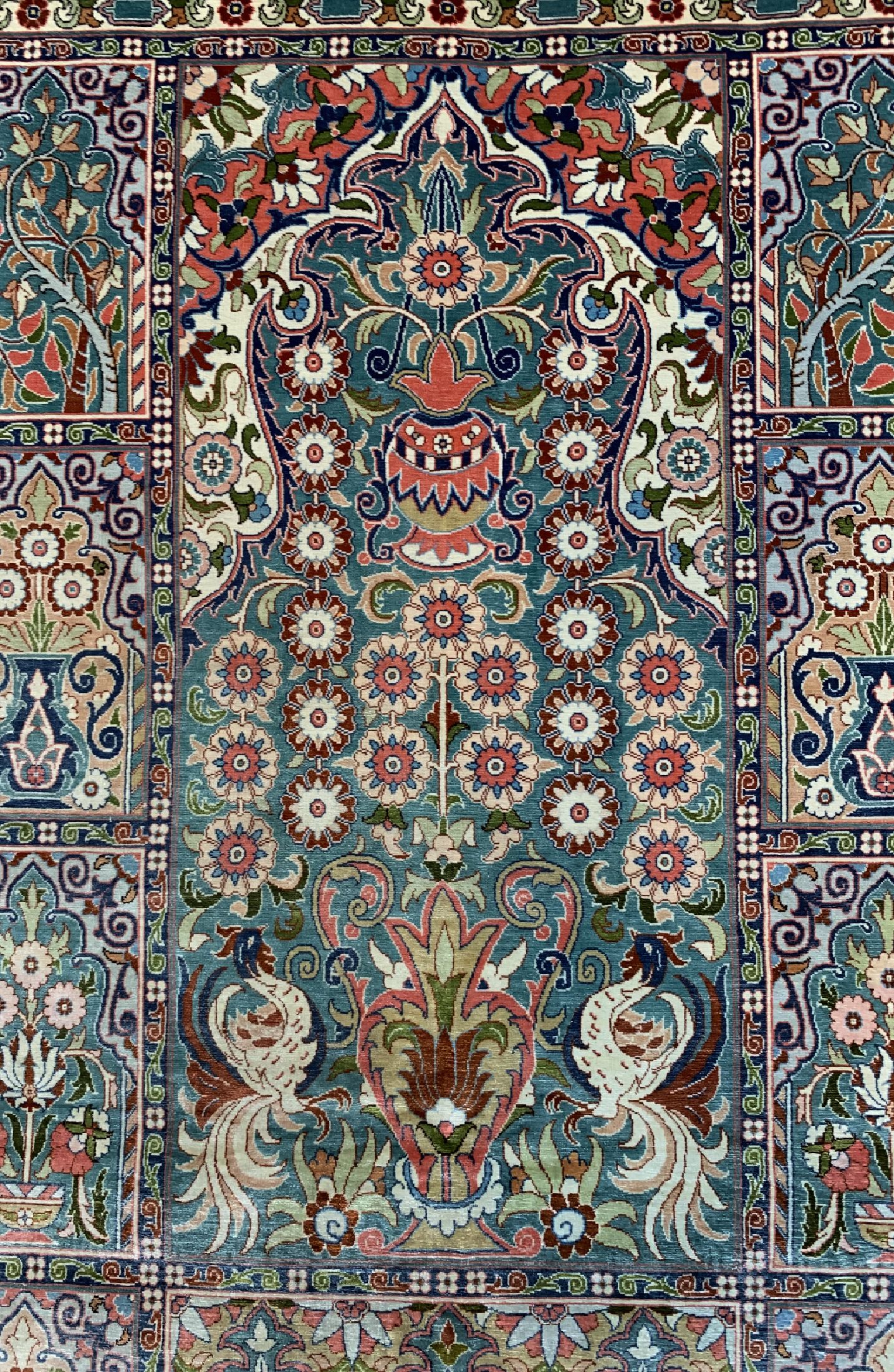 Detail b: Hereke Seide Sehr fein, signiert, Türkei, ca. 40 Jahre, reine Naturseide, ca. 125 x 80 cm, ca. 2,2 Mio. Kn/qm, EHZ: 1