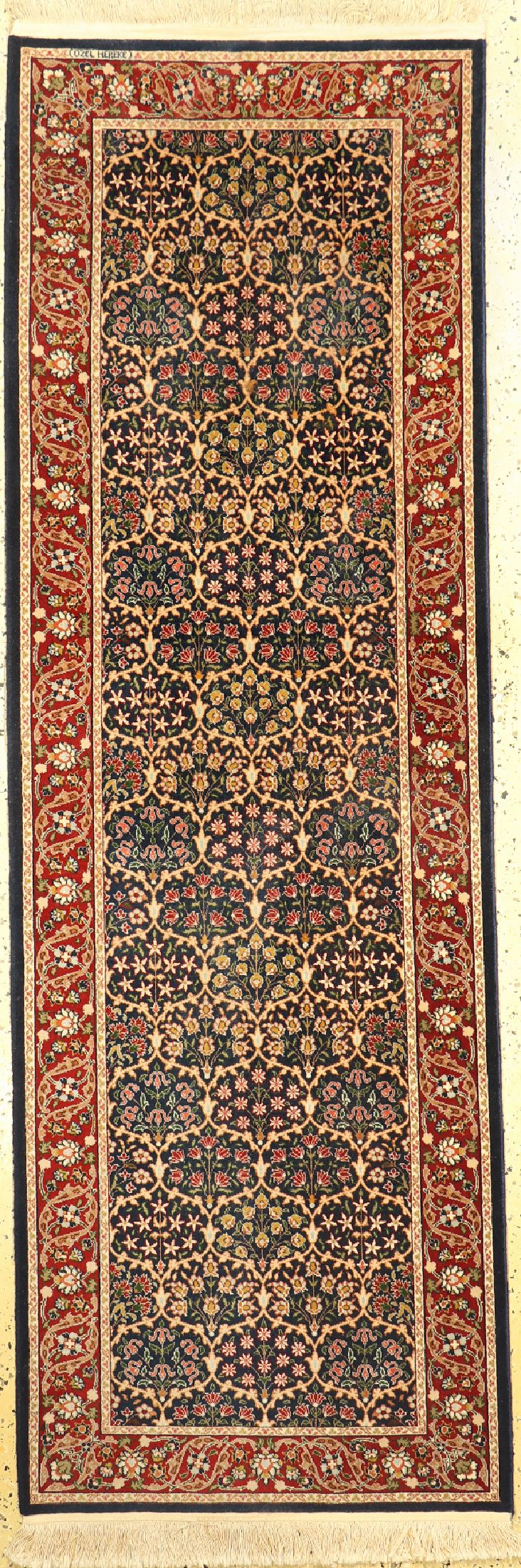 Hereke fein, signiert, Türkei, ca. 40 Jahre, Wolle auf Baumwolle, ca. 235 x 78 cm, EHZ: 1-2