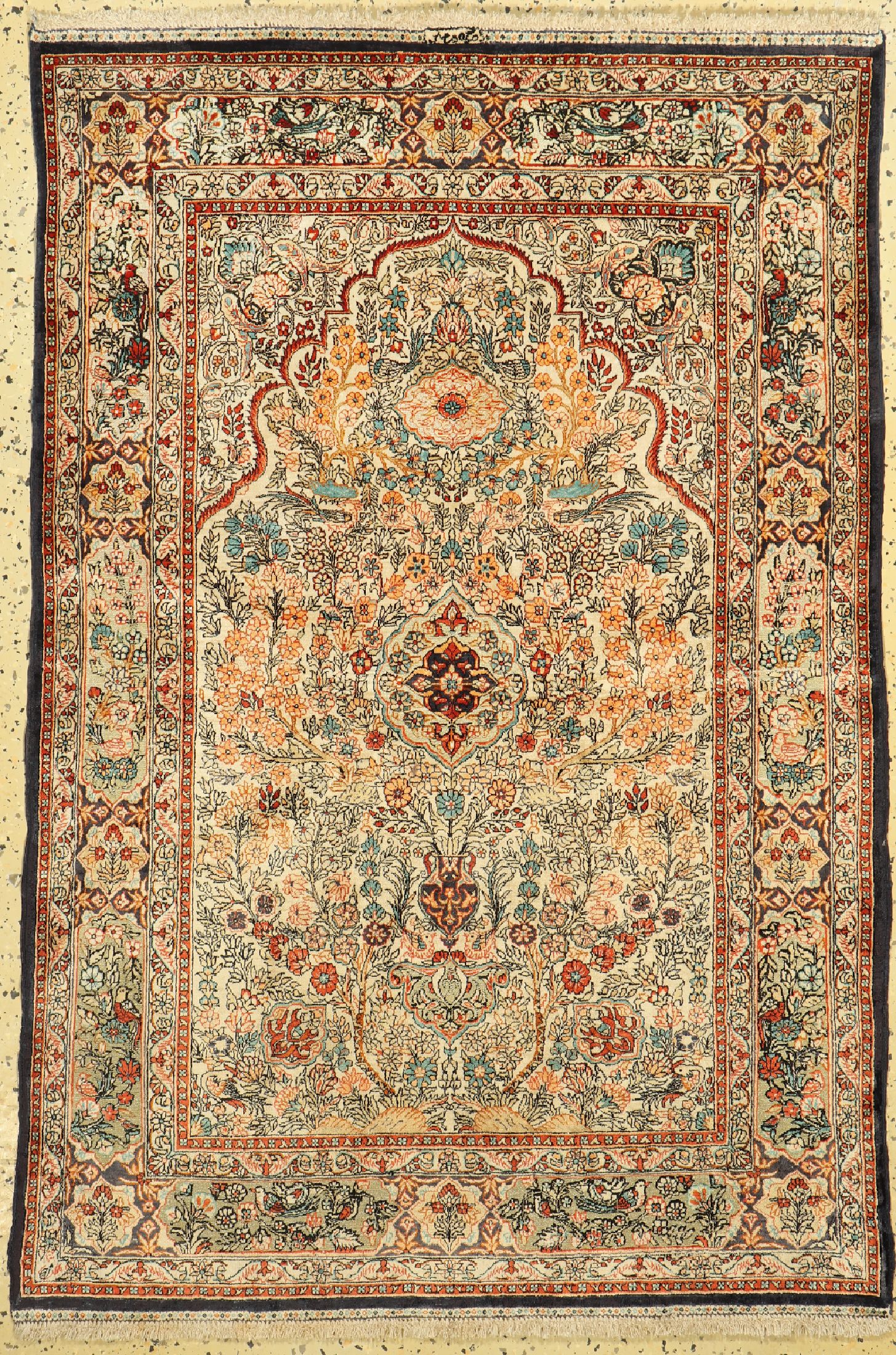 Hereke Seide fein, China, ca. 50 Jahre, reine Naturseide, Metallbroschiert, ca. 135 x 92 cm, ca. 1 Mio Kn/qm, EHZ: 2