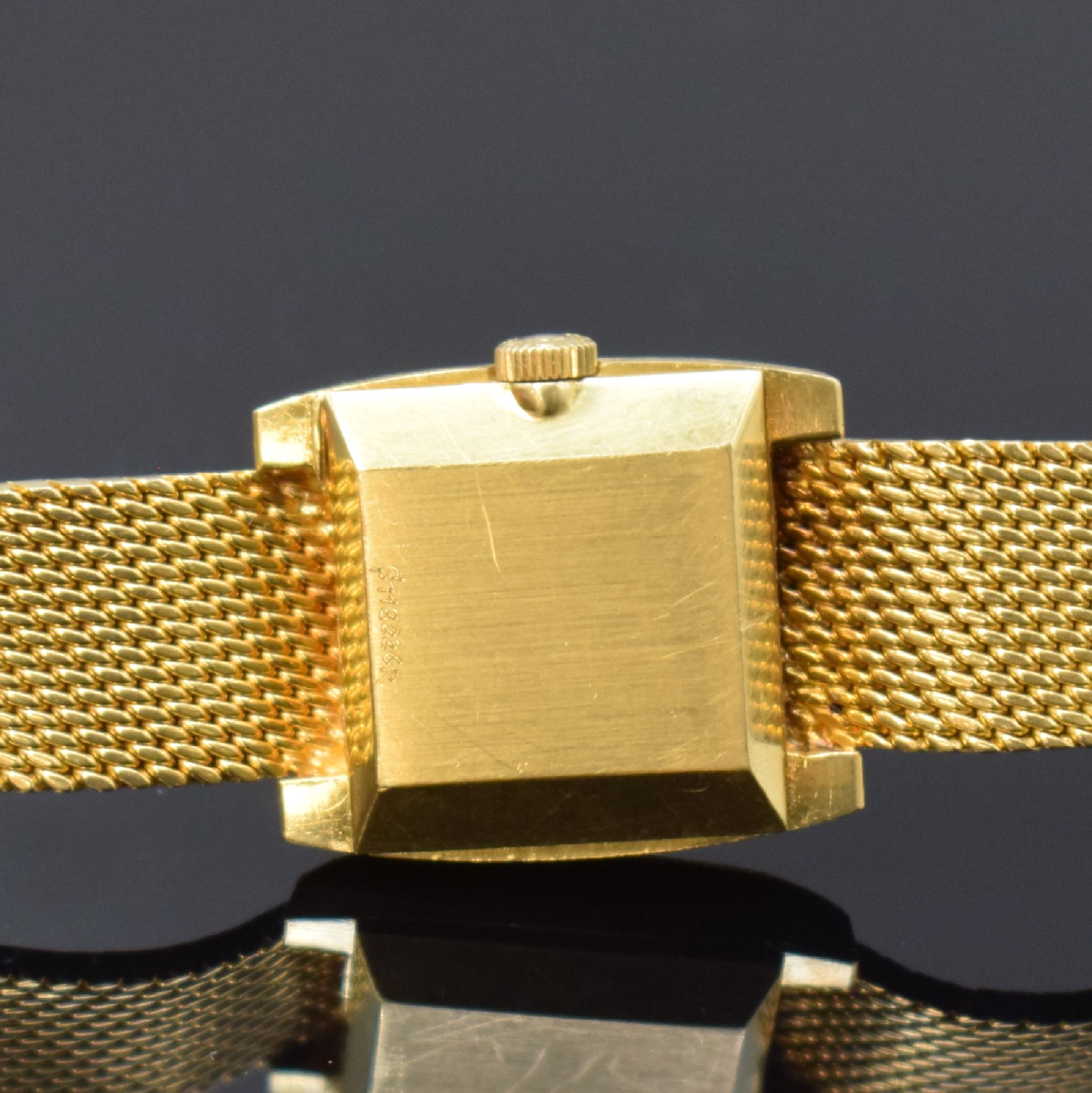 Detail e: LONGINES Damenarmbanduhr in GG 750/000, Schweiz um 1967, Handaufzug, 2-teil. Geh., Boden aufgedr., Milanaiseband, gold. Zifferbl. altersbed. fl., ...