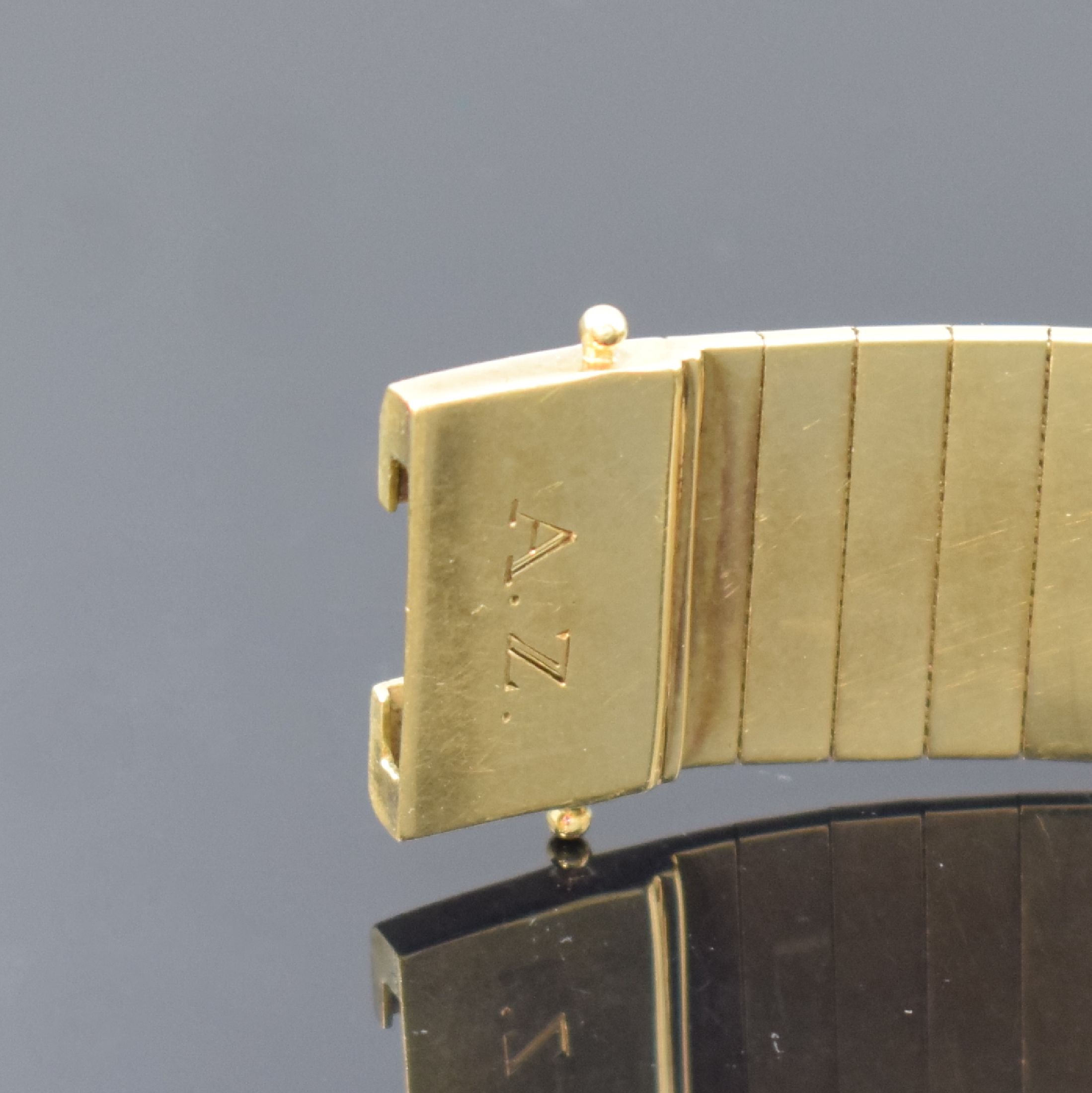 Detail c: LONGINES / RECORD Damenarmbanduhr in GG 585/000, Schweiz um 1965, Handaufzug, neutr. Geh., Boden aufgedr., neutr. Band in GG 585/000, Schließe m. ...