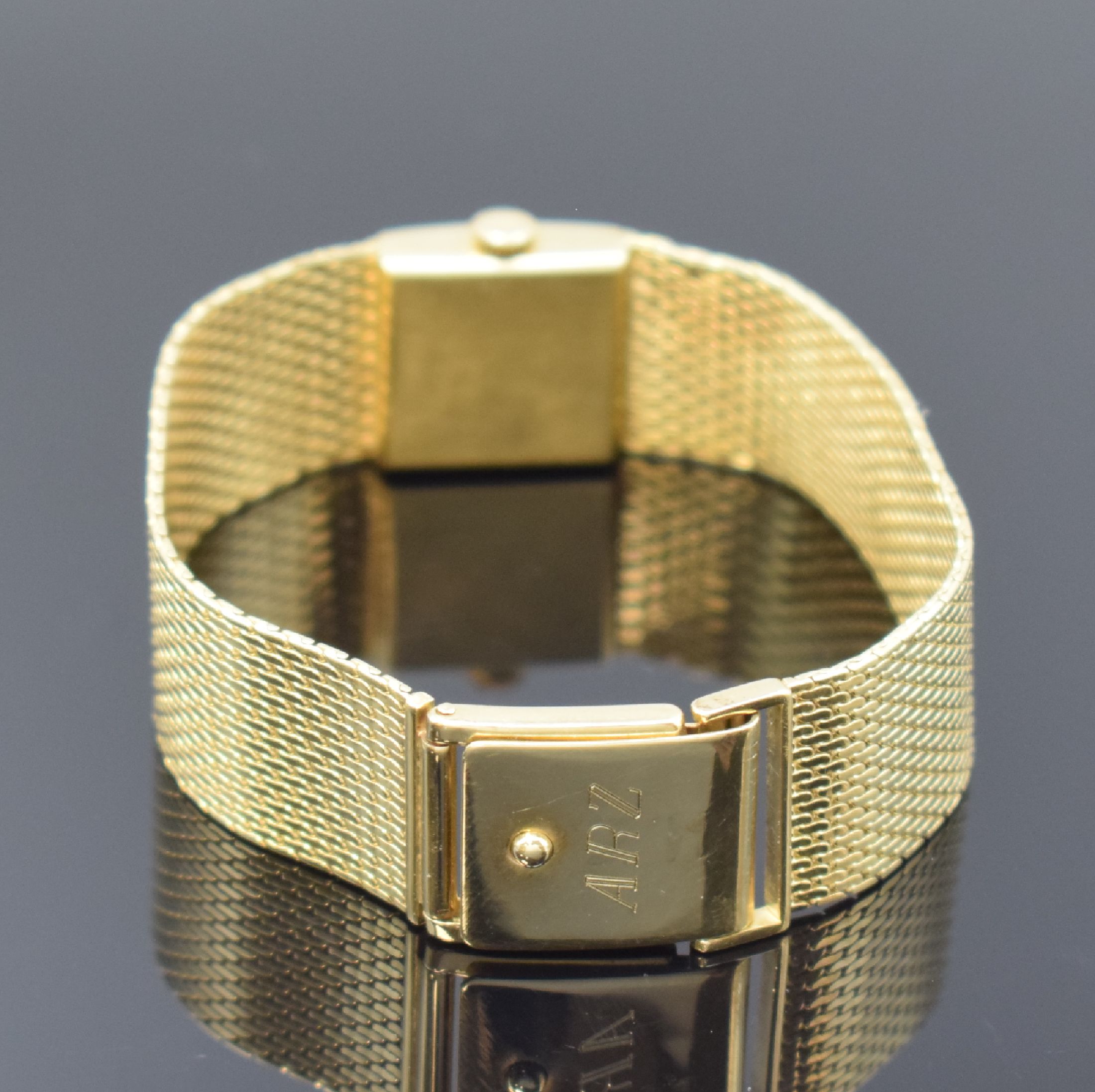 Detail b: PRIOSA Damenarmbanduhr in GG 585/000, Schweiz um 1960, Handaufzug, 2-teil. Gehäuse, Boden aufgedr., Milanaiseband m. Monogramm, gold. Zifferbl. ...