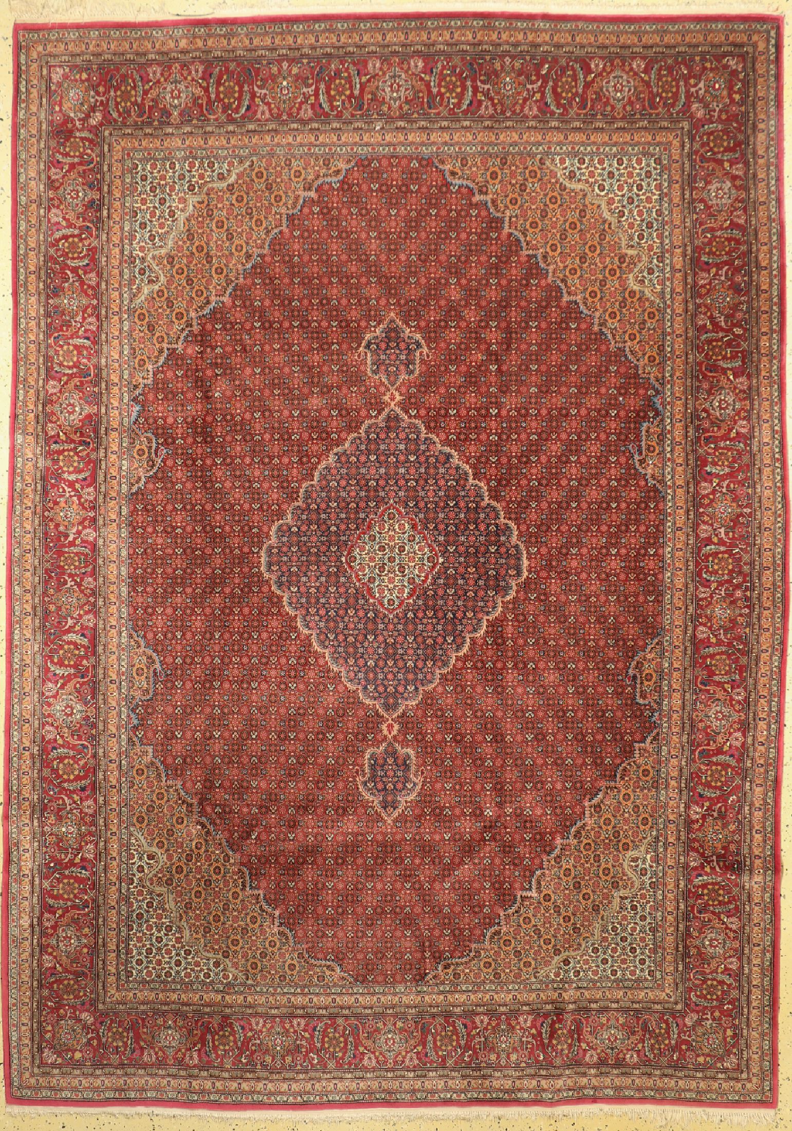 Täbriz fein, China, ca. 50 Jahre, Korkwollemit und auf Seide, ca. 310 x 220 cm, EHZ: 1-2