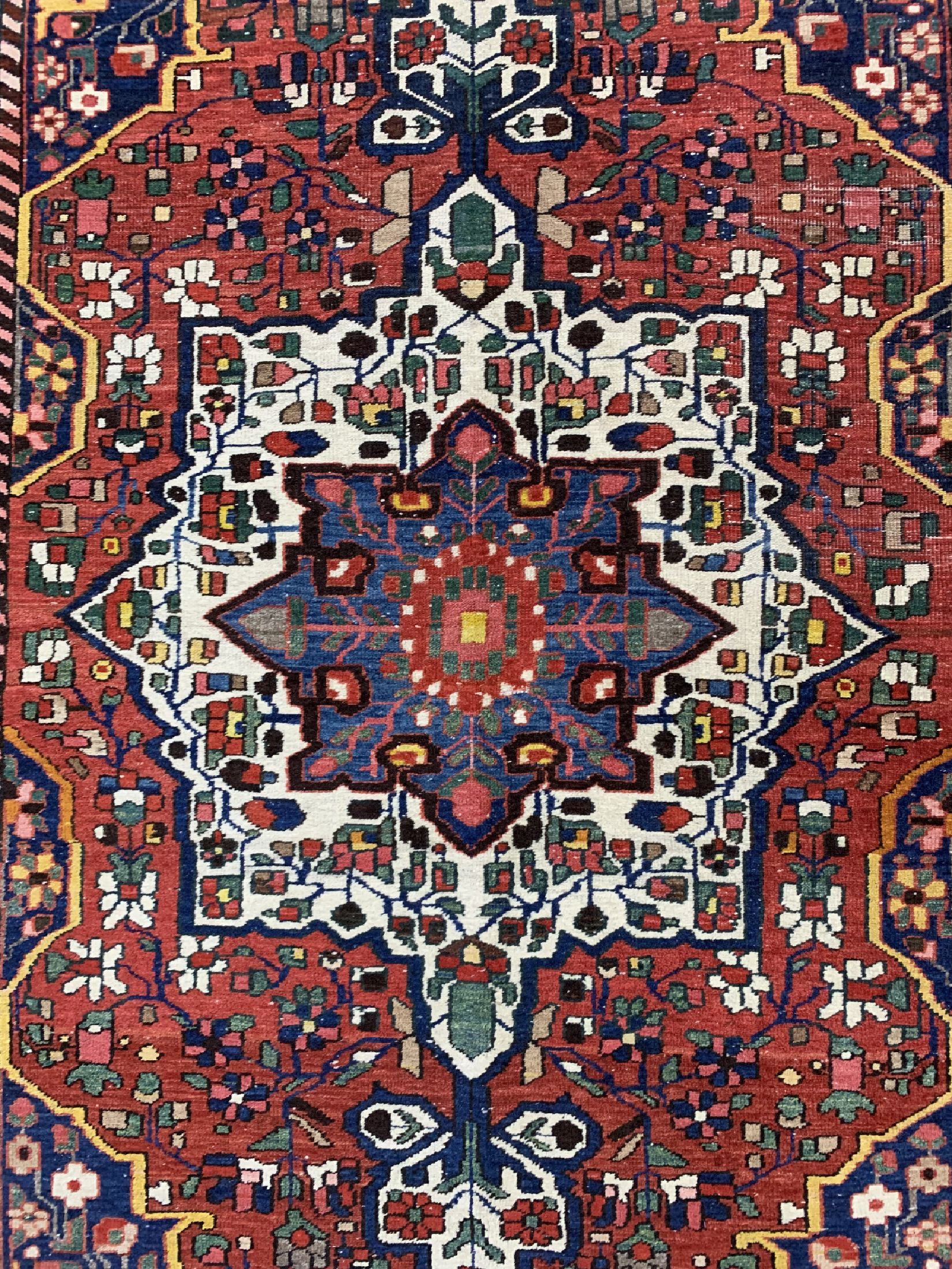 Detail c: Bachtiar alt, Persien, um 1950, Wolle auf Baumwolle, ca. 196 x 136 cm, EHZ: 3