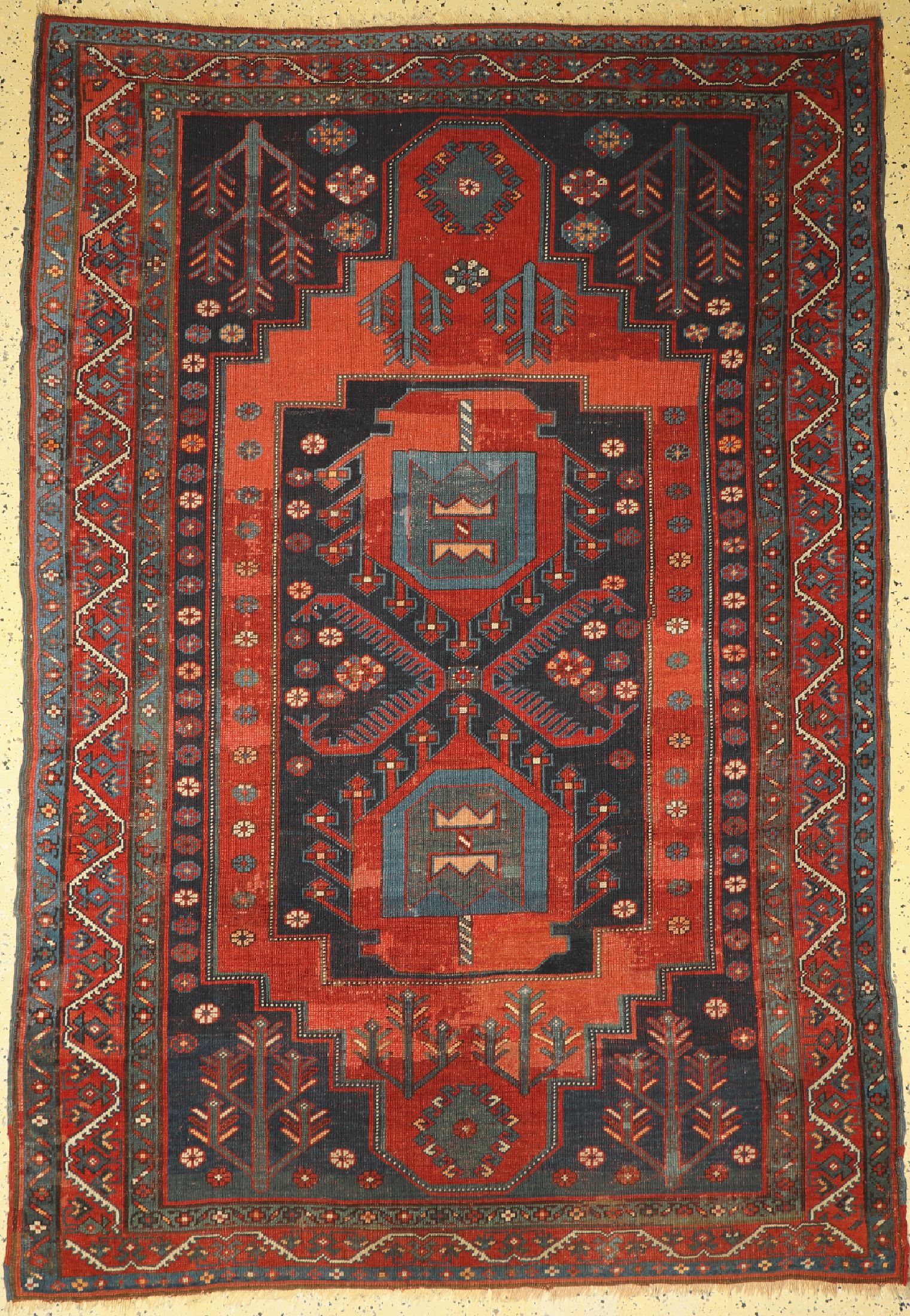 Antiker Kazak, Kaukasus, um 1900, Wolle aufWolle, ca. 243 x 166 cm, EHZ: 3, mehrere Restaurierungen