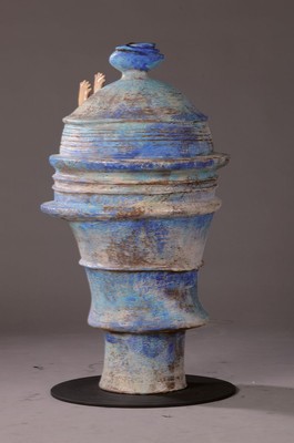 26627484b - Eva Fritz-Lindner, 1933 Düsseldorf - 2017 Karlsruhe, monumental large figure #"Niddy#", ceramic, unique, glazed in blue, brown and cream tones, monogrammed, H. approx. 93 cm, W.approx. 54 cm, approx. 2012 emerged, the last large figure of the well-known Karlsruhe sculptor, she designed several hundred works, animal sculptures, vessels and garden art, on a black metal plate with a thorn safe, looselyset up, worth collecting