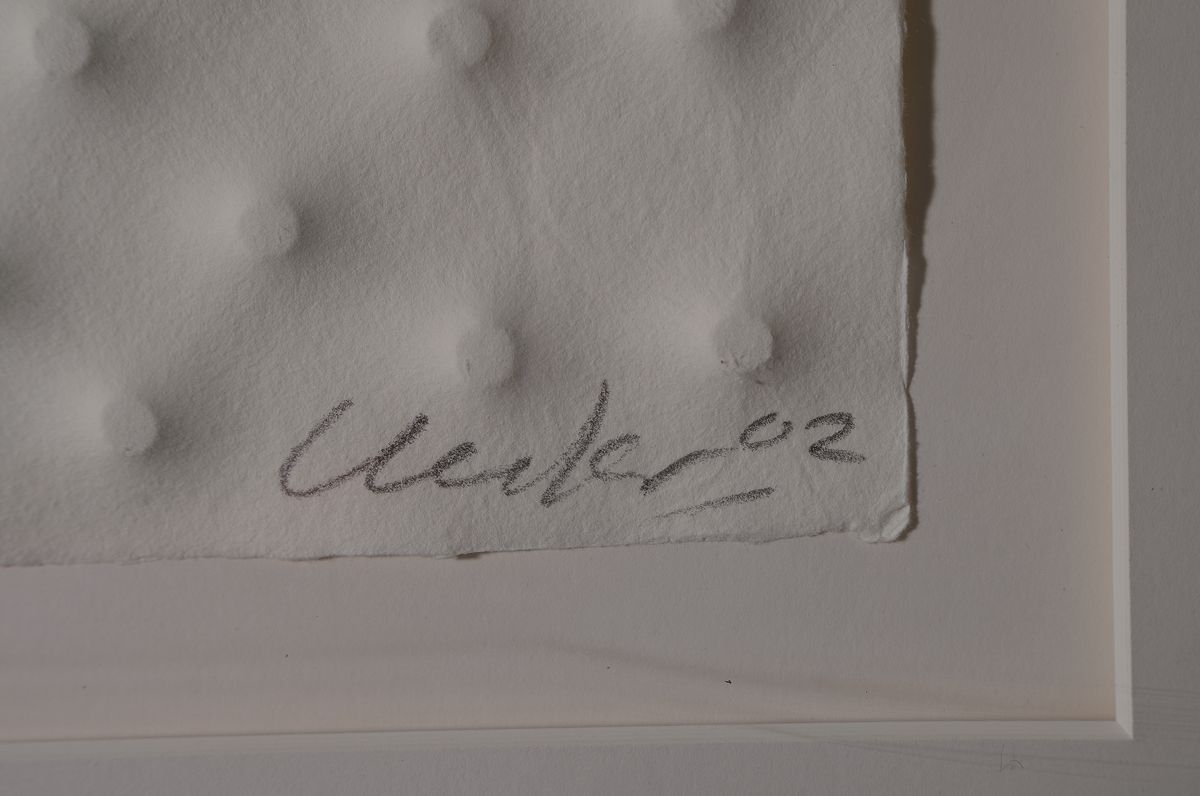 Detail c: Günther Uecker, geb. 1930, Prägedruck auf Eskulan-Bütten, Ed. 77/120, 2002, handsigniertu. datiert 02, WVZ; Nr. L0203, Blatt 70x50 cm,unter Glas ...