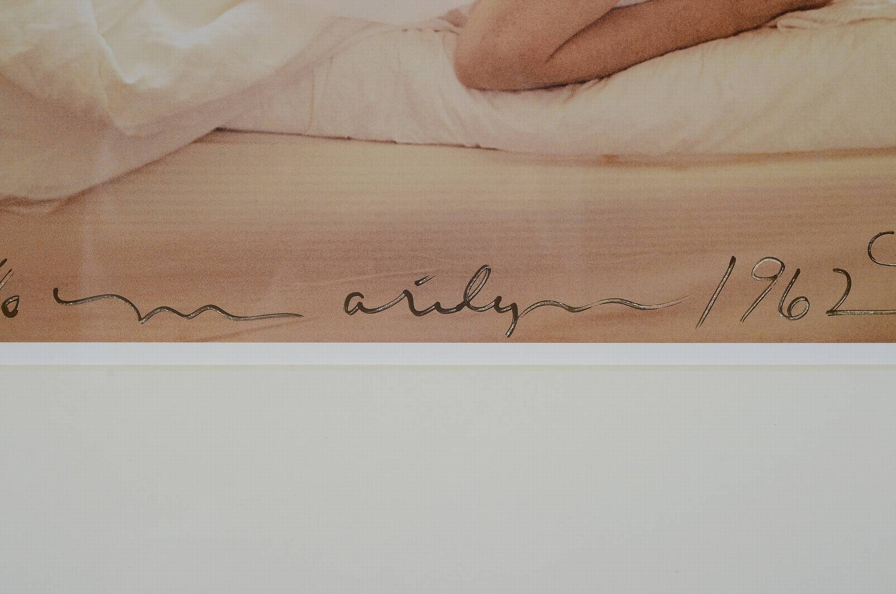 Detail a: Bert Stern, 1926-2013, "Marilyn nude on the bed", Fotografie auf dickem, mattem Fotopapier, Iris-Print, handsign., num. 42/50,verso erneut ...