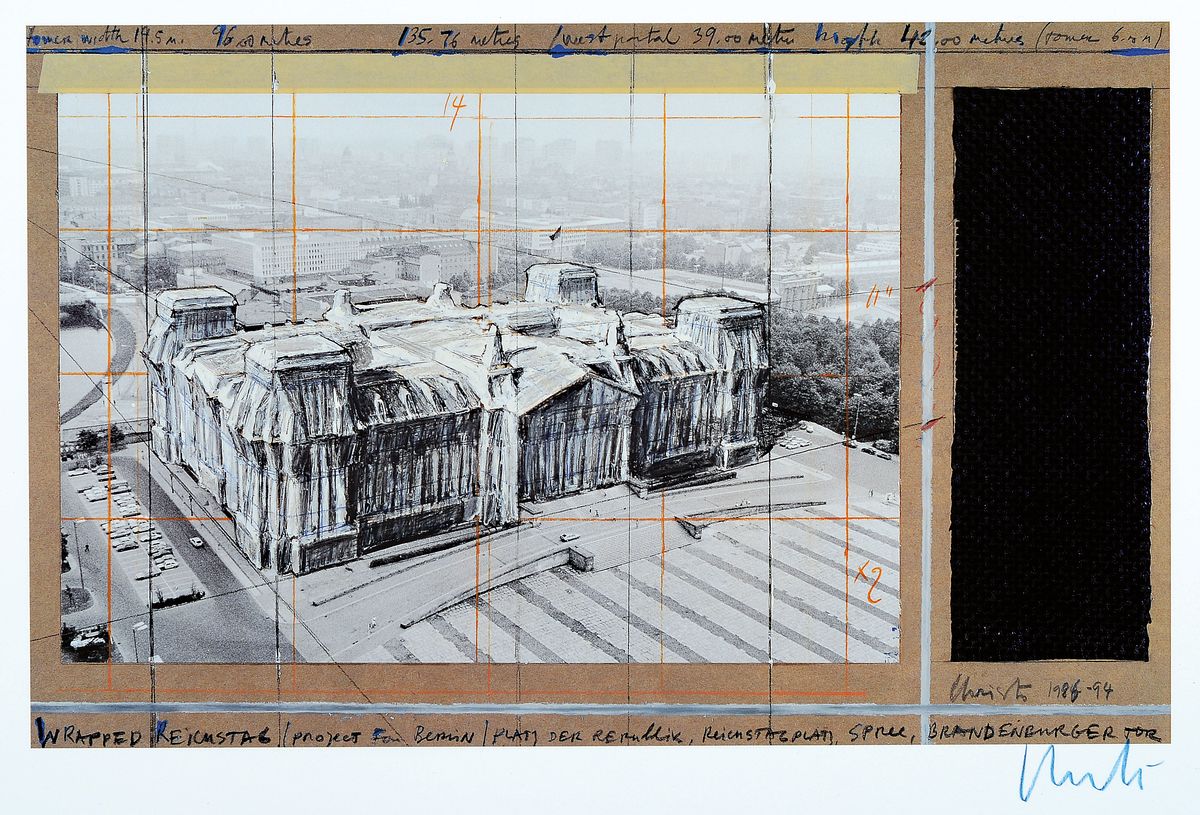 Christo 1935-2020, Offsetdruck mit geprägtemFoliendruck auf dünnem Karton, "Verhüllter Reichstag", 1994, handsigniert, Blatt 50x70 cm, ...