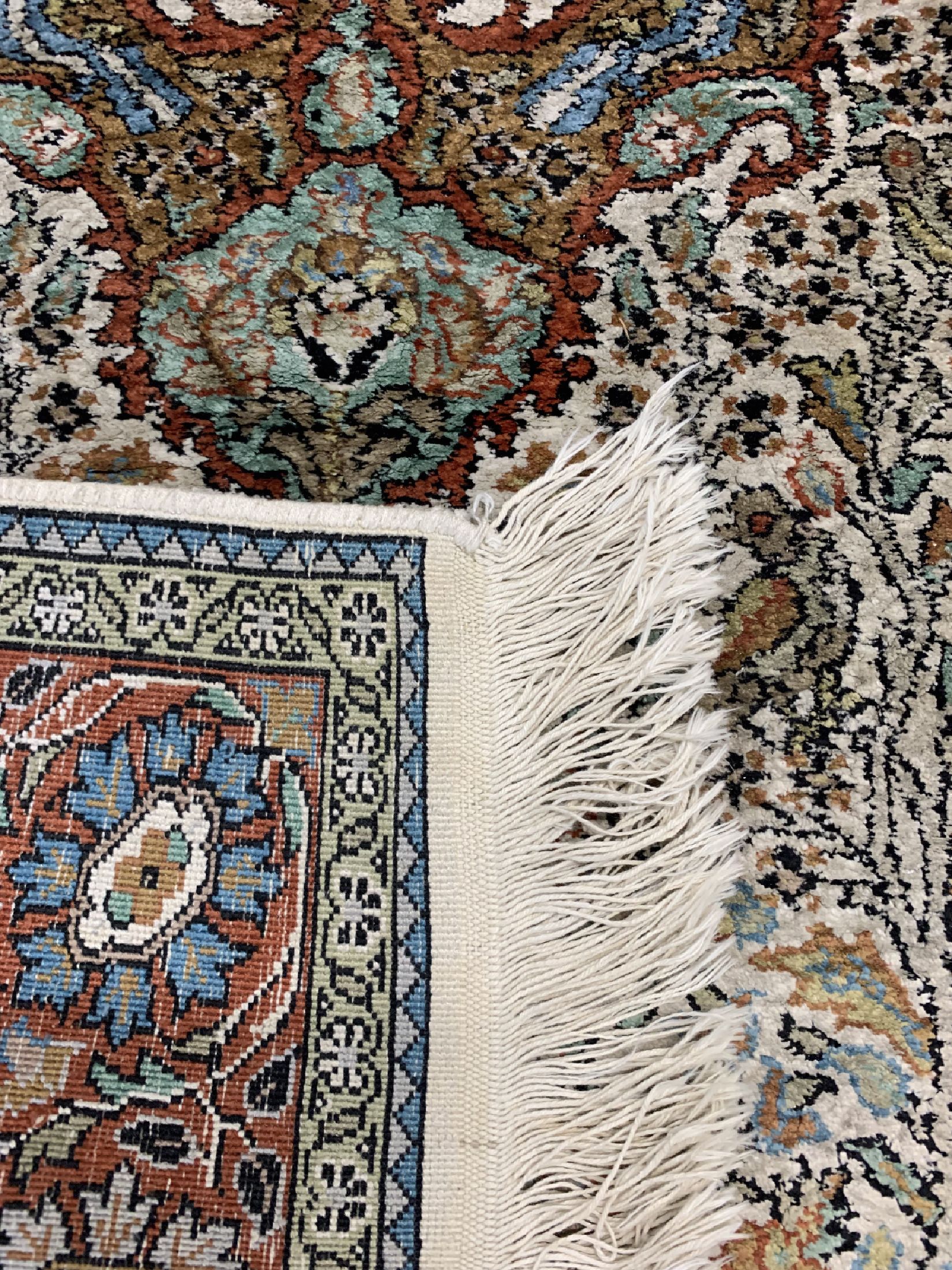 Detail f: Konvolut 4 Kaschmir, Indien, ca. 40 Jahre, Kunstseide, ca. 155 x 90 cm, EHZ: 2