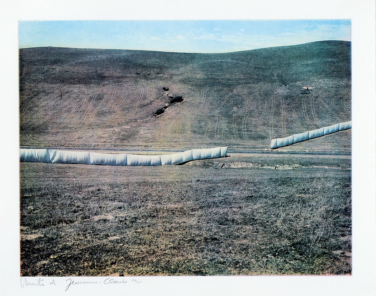 Christo und Jeanne-Claude, Heliogravur auf BFK Papier, handsigniert und num. 54/60, sign.von Christo und Frau Jeanne, ca. 40 x 50 cm, Rahmen: 61 x 71 ...