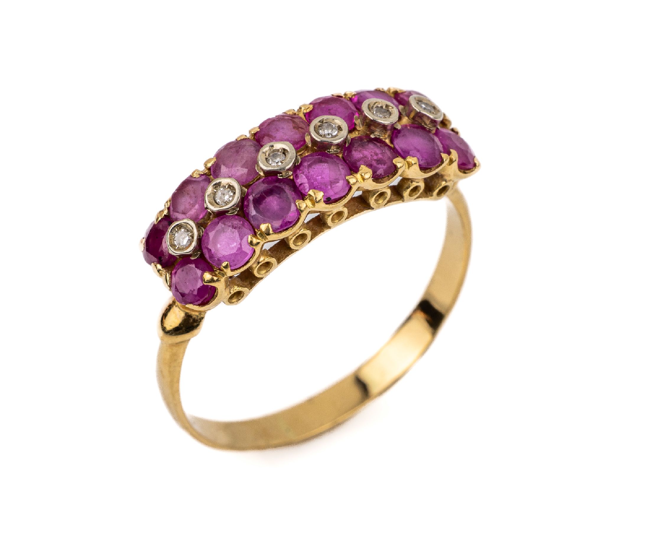 18 kt Gold Rubin-Diamant-Ring, GG 750/000, 14 rundfacett. Rubine zus. ca. 2.0 ct, 6 8/8-Diamanten zus. ca. 0.05 ct Weiß/si, total ca. 4.0 g, RW 62