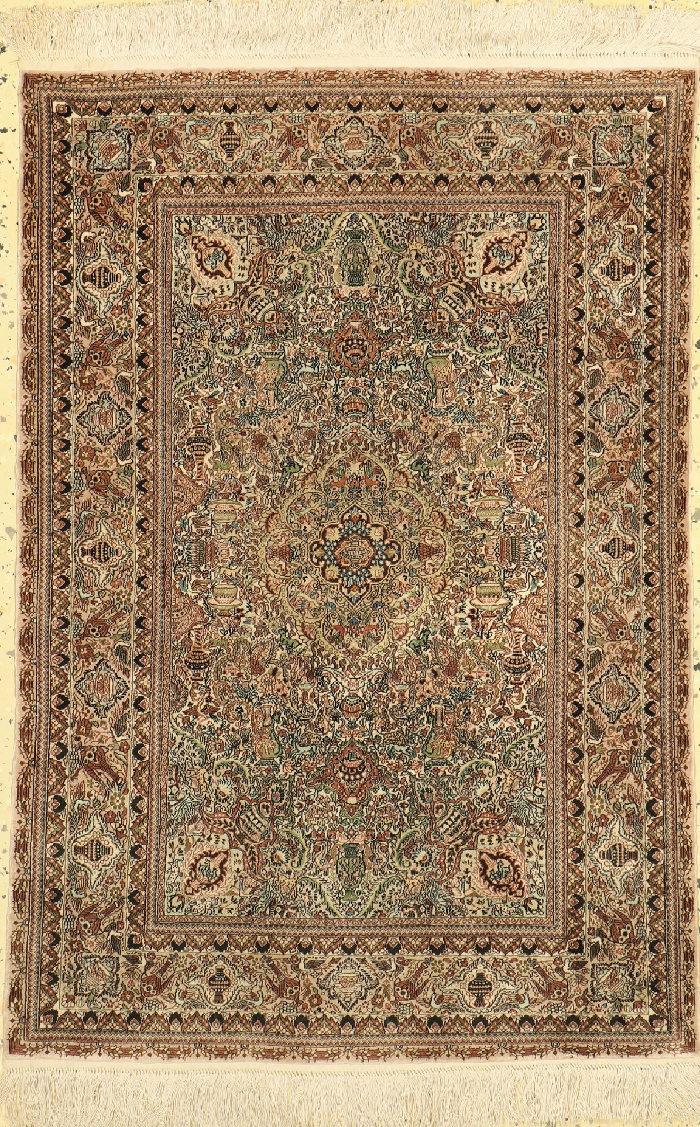 Herek seide Sehr fein, China, ca. 50 Jahre,reine Naturseide, ca. 93 x 63 cm, ca. 2,5 Mio.Kn/qm, EHZ: 1-2