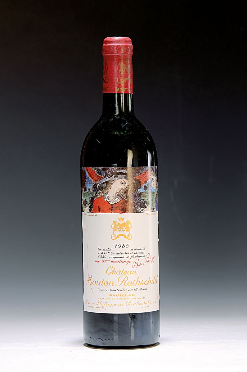 1 Flasche 1985 Chateau Mouton Rothschild, Pauillac, ca. 750ml, Lower Mid Shoulder, Etikett mit roter Farbspur, Kapsel berieben, 90 Parker-Punkte